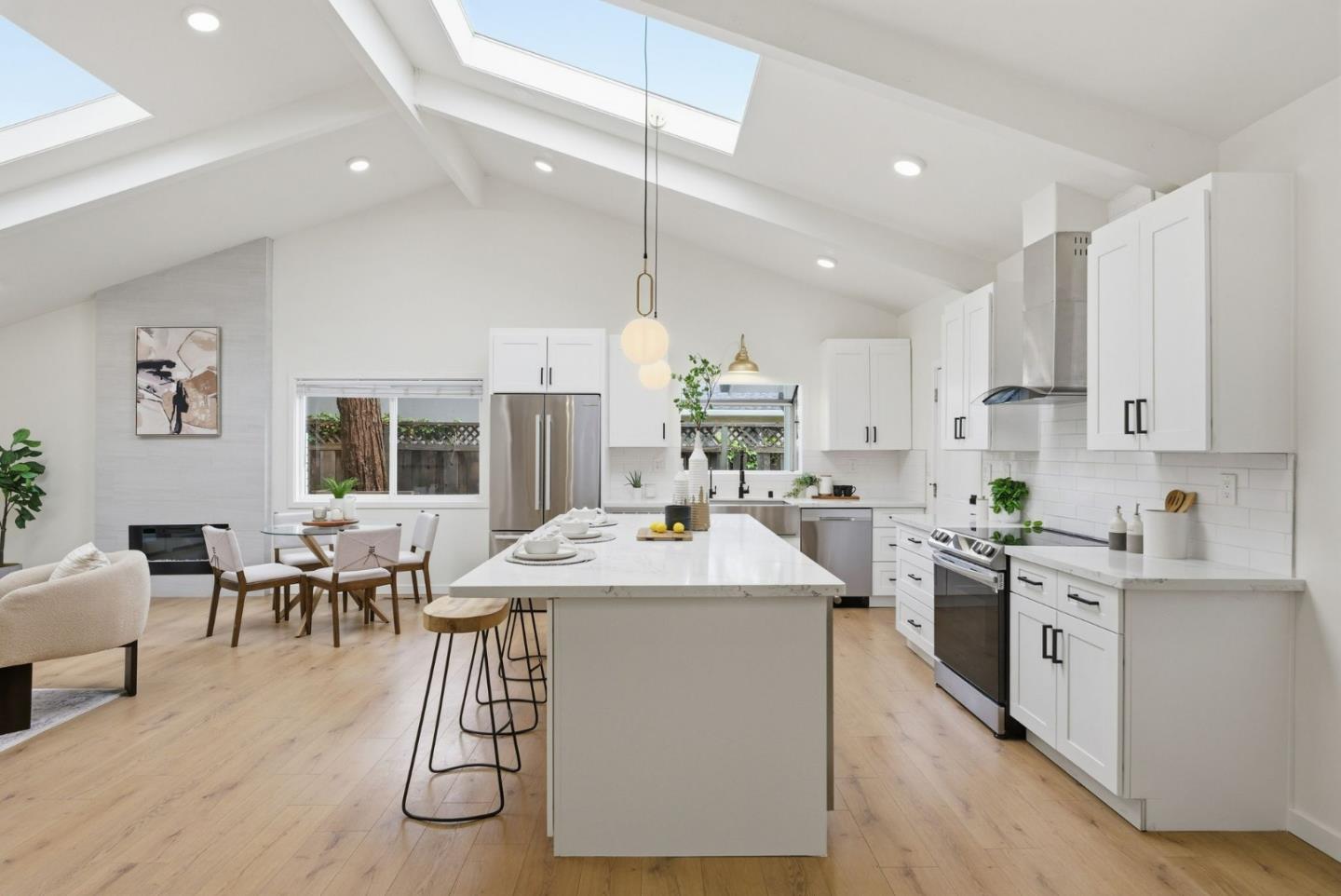 Detail Gallery Image 7 of 44 For 1193 Redoaks Dr, San Jose,  CA 95128 - 3 Beds | 2 Baths