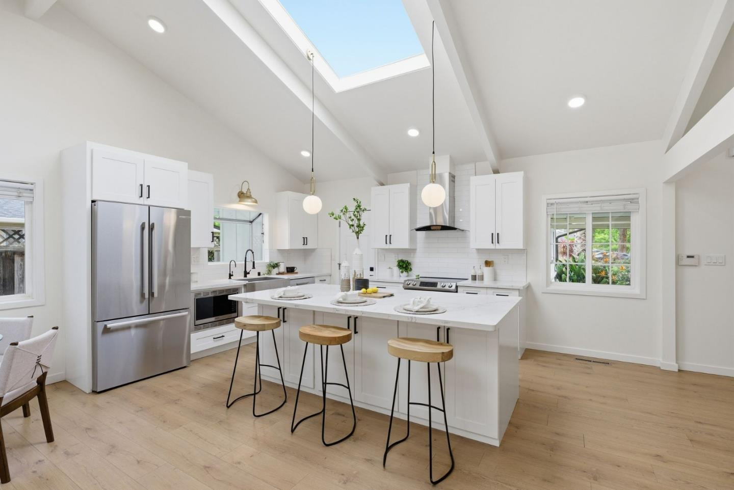 Detail Gallery Image 8 of 44 For 1193 Redoaks Dr, San Jose,  CA 95128 - 3 Beds | 2 Baths