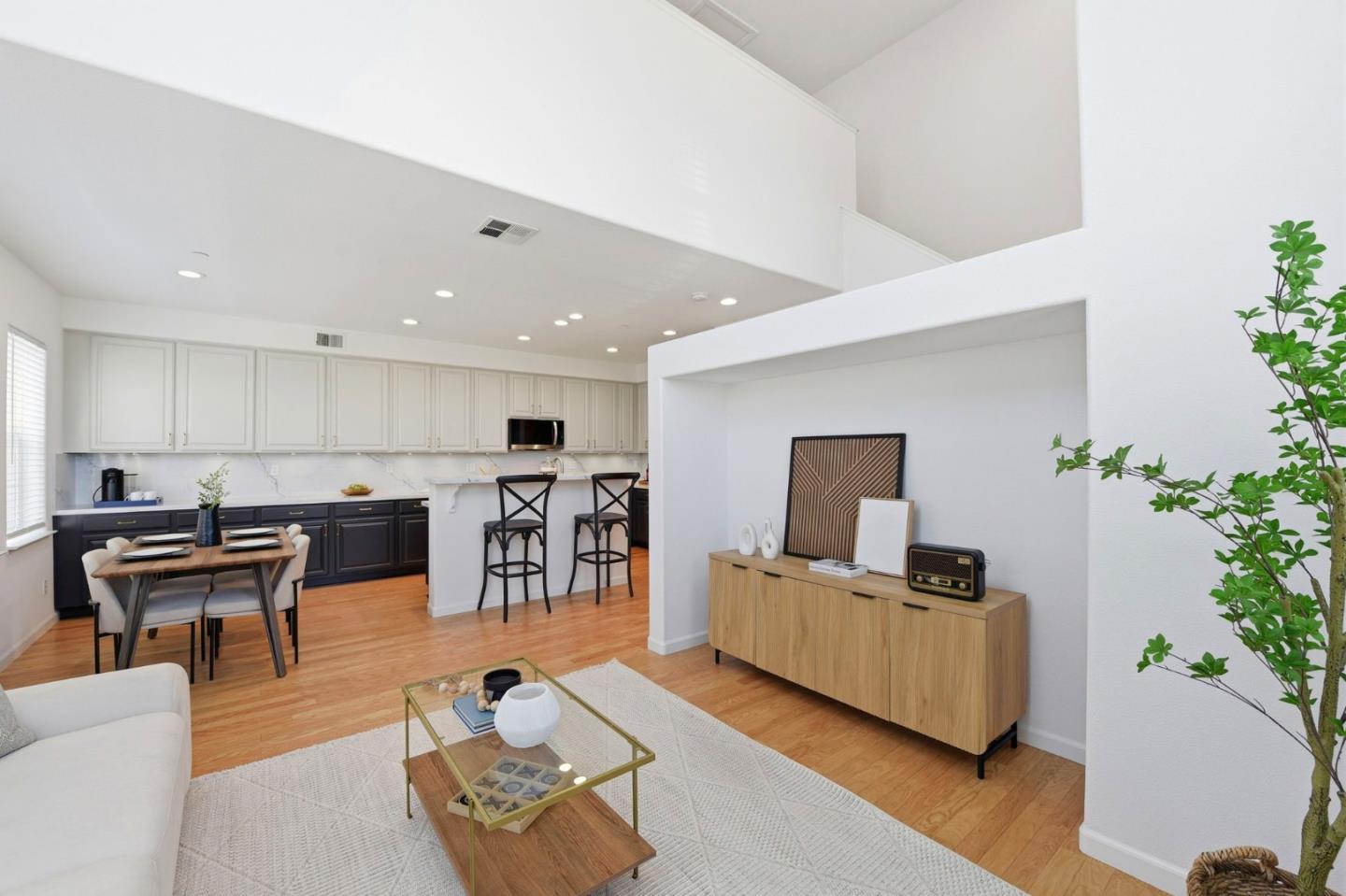 Detail Gallery Image 10 of 46 For 2970 Larciano St, San Jose,  CA 95136 - 3 Beds | 3/1 Baths