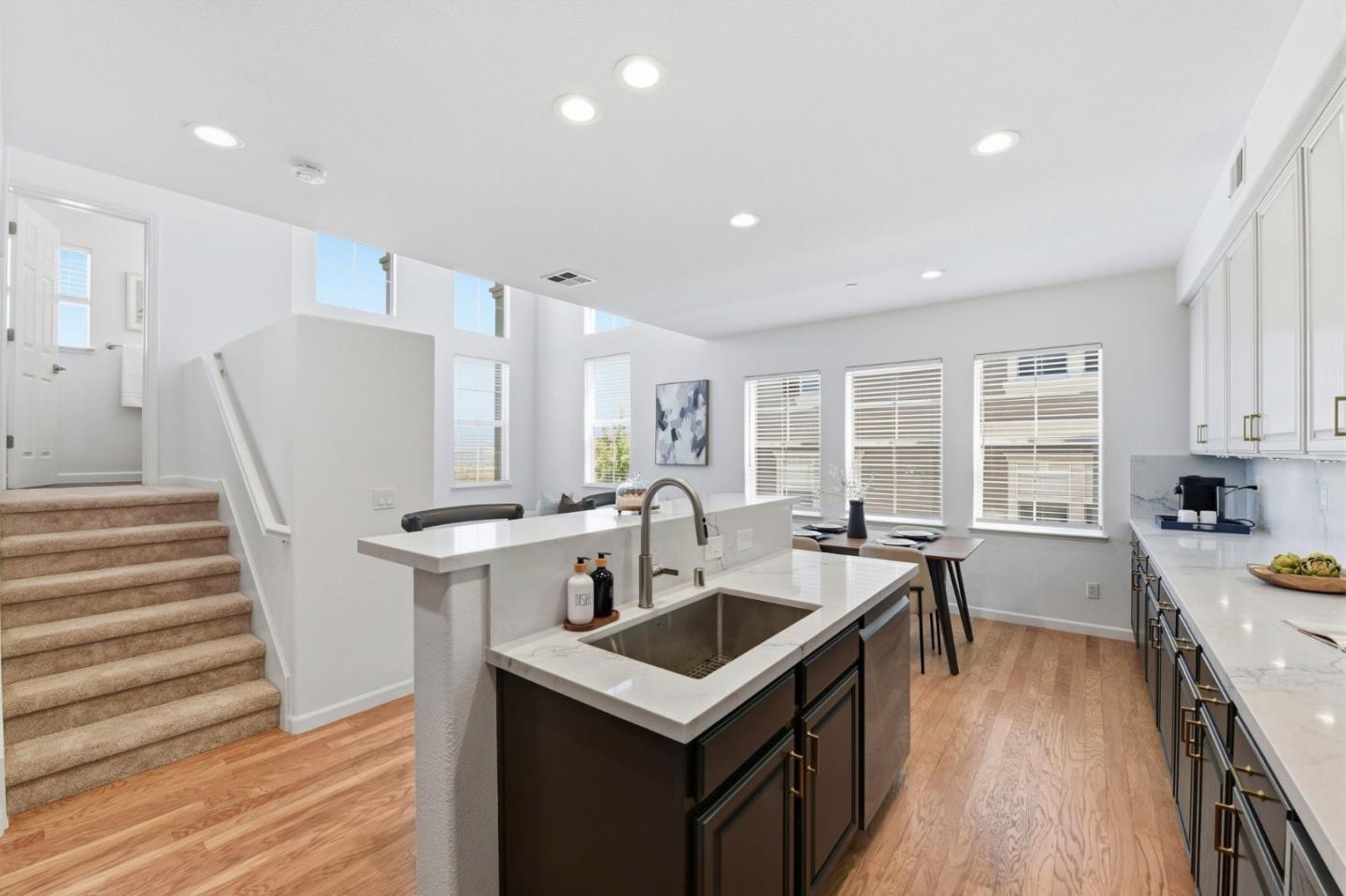 Detail Gallery Image 12 of 46 For 2970 Larciano St, San Jose,  CA 95136 - 3 Beds | 3/1 Baths