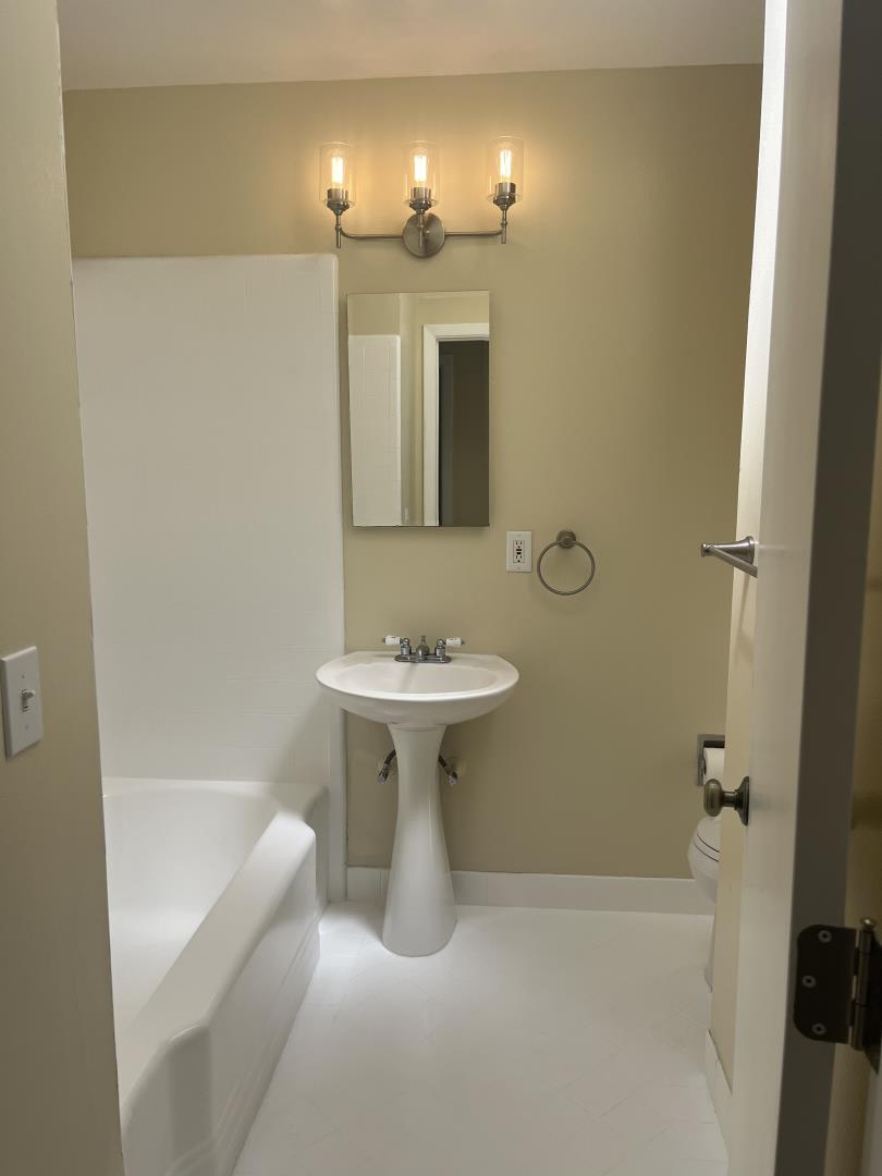 Detail Gallery Image 13 of 22 For 265 Mastick Ave, San Bruno,  CA 94066 - 2 Beds | 1/1 Baths