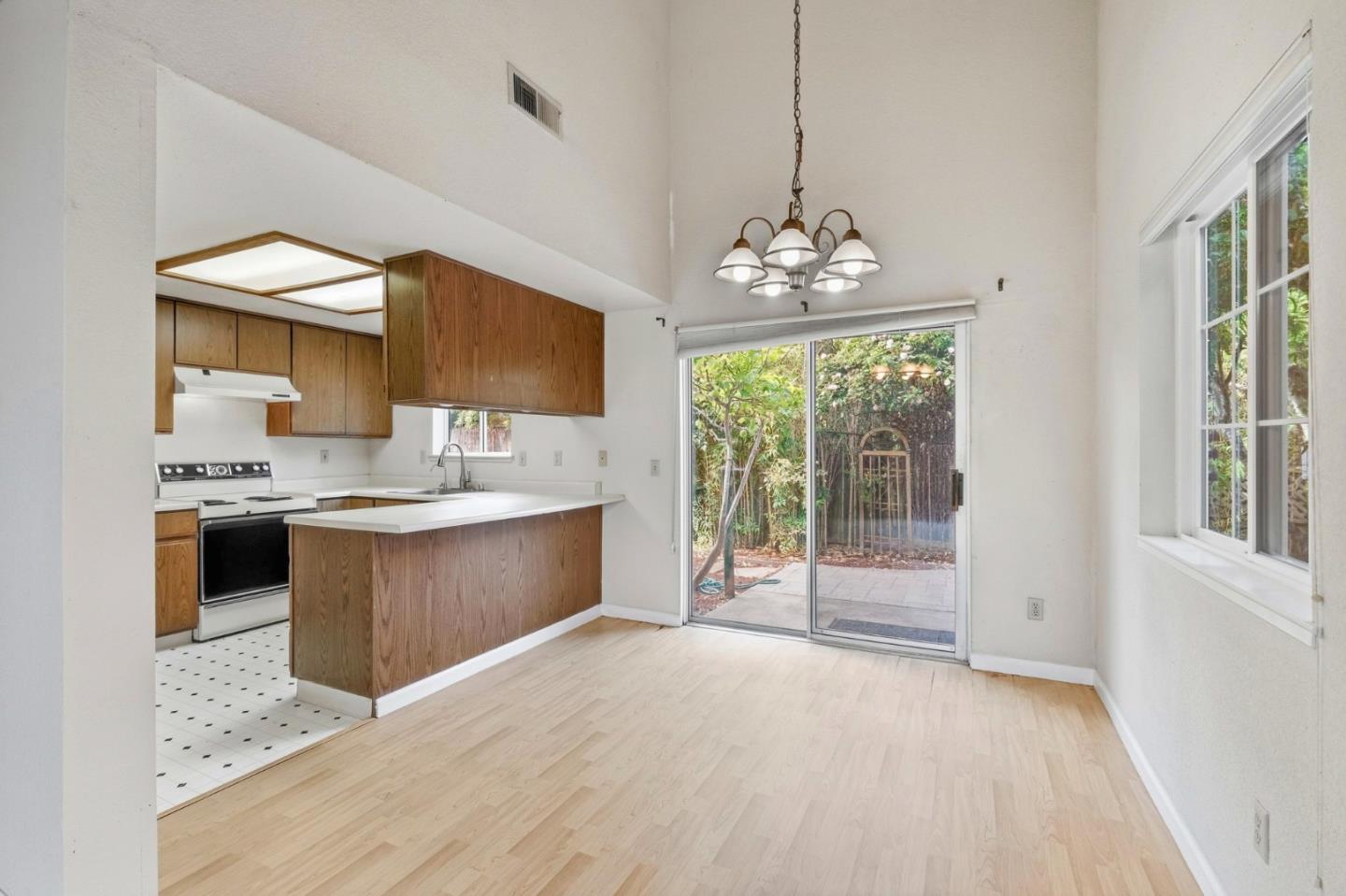 Detail Gallery Image 15 of 36 For 1621 Schooner Ct, Santa Cruz,  CA 95062 - 3 Beds | 2 Baths