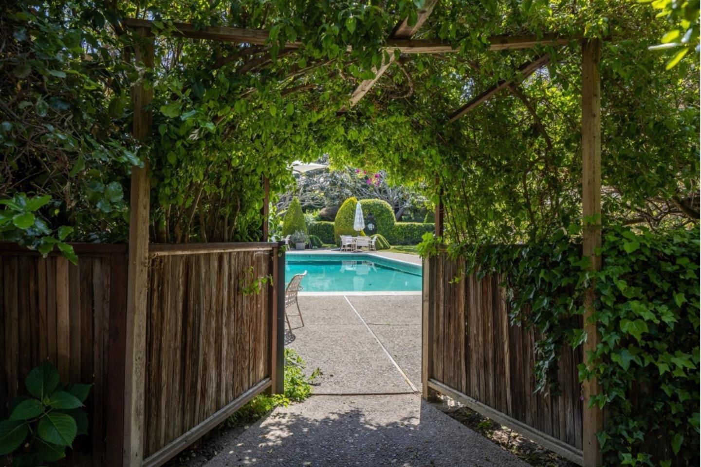 Detail Gallery Image 10 of 13 For 9500 Center St #57,  Carmel,  CA 93923 - 1 Beds | 1 Baths