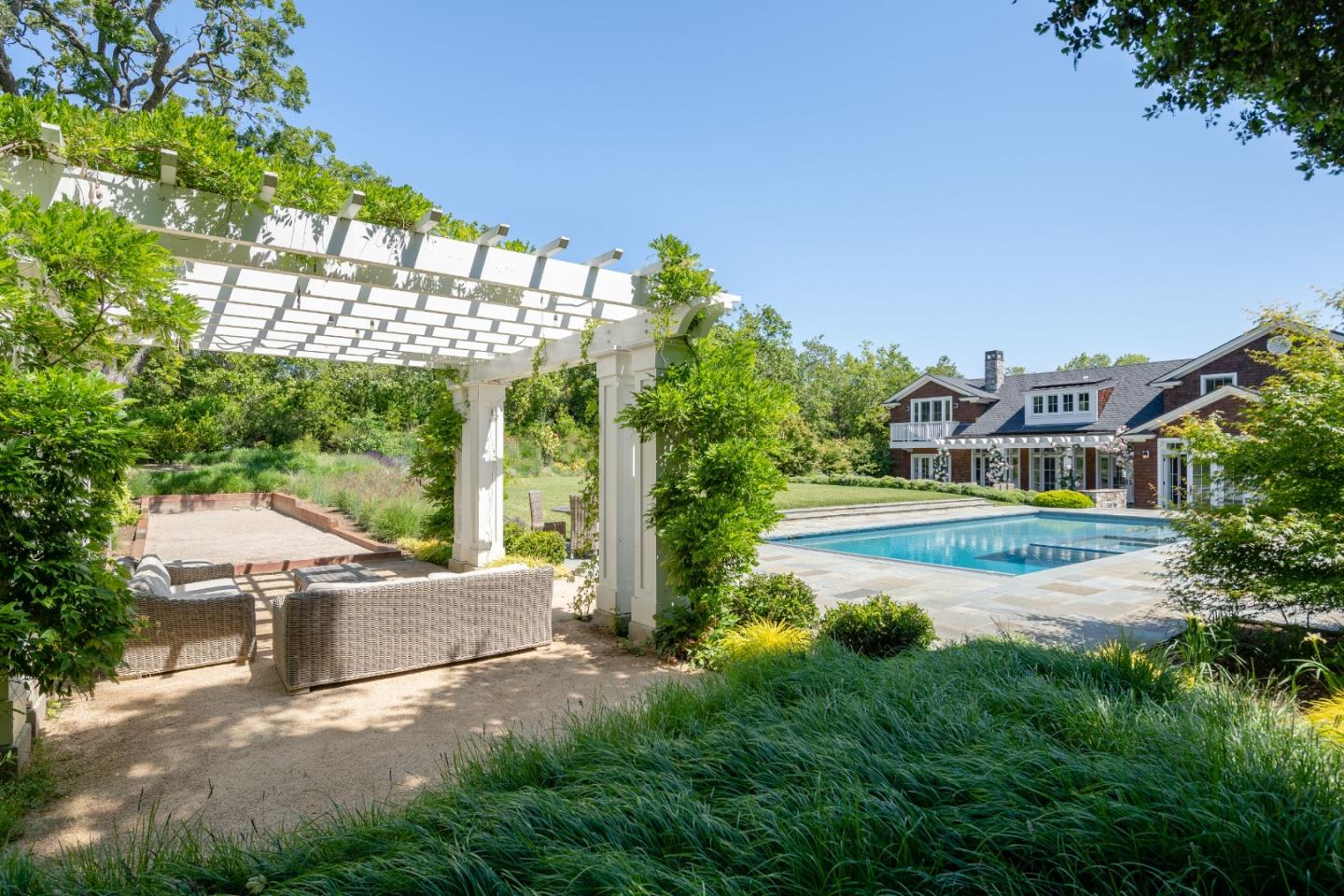 Detail Gallery Image 19 of 26 For 180 Romero Rd, Woodside,  CA 94062 - 5 Beds | 5/1 Baths