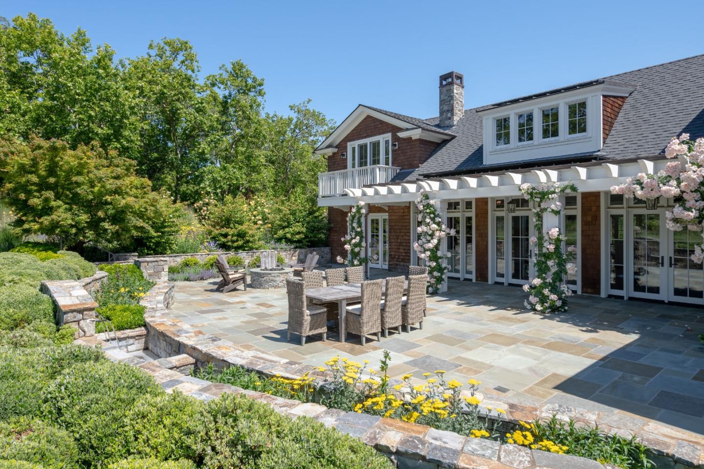 Detail Gallery Image 2 of 26 For 180 Romero Rd, Woodside,  CA 94062 - 5 Beds | 5/1 Baths