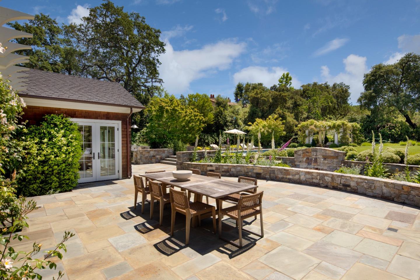 Detail Gallery Image 20 of 26 For 180 Romero Rd, Woodside,  CA 94062 - 5 Beds | 5/1 Baths