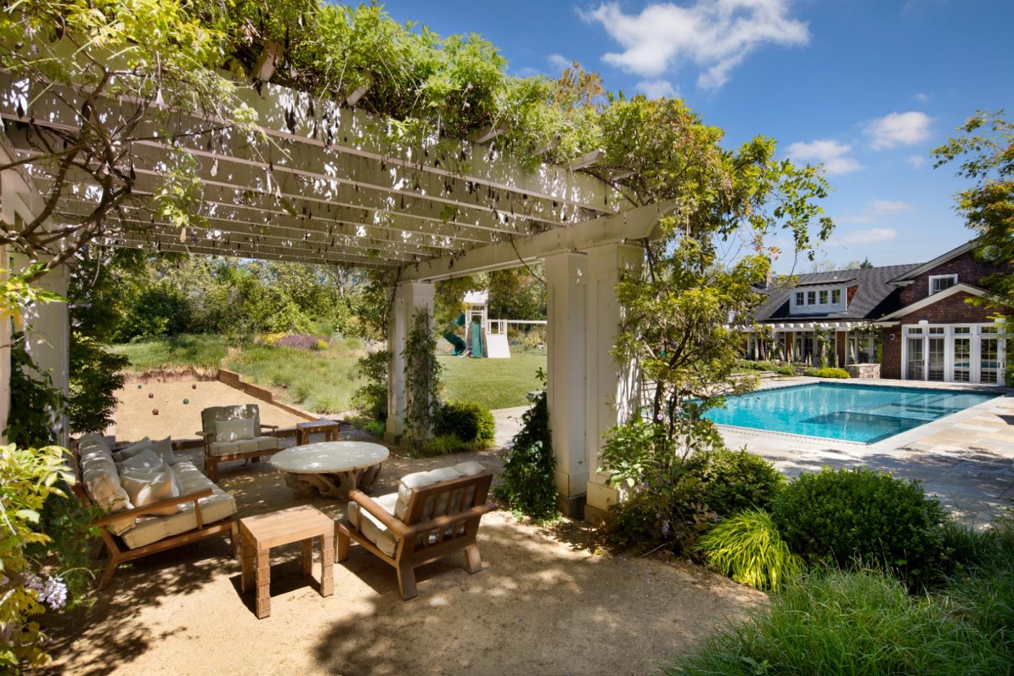 Detail Gallery Image 3 of 26 For 180 Romero Rd, Woodside,  CA 94062 - 5 Beds | 5/1 Baths