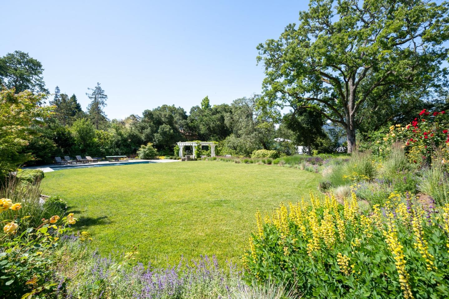 Detail Gallery Image 4 of 26 For 180 Romero Rd, Woodside,  CA 94062 - 5 Beds | 5/1 Baths