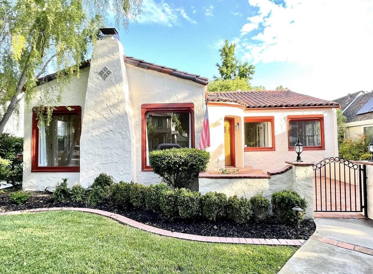 Detail Gallery Image 2 of 40 For 1127 Clark Way, San Jose,  CA 95125 - 3 Beds | 1/1 Baths