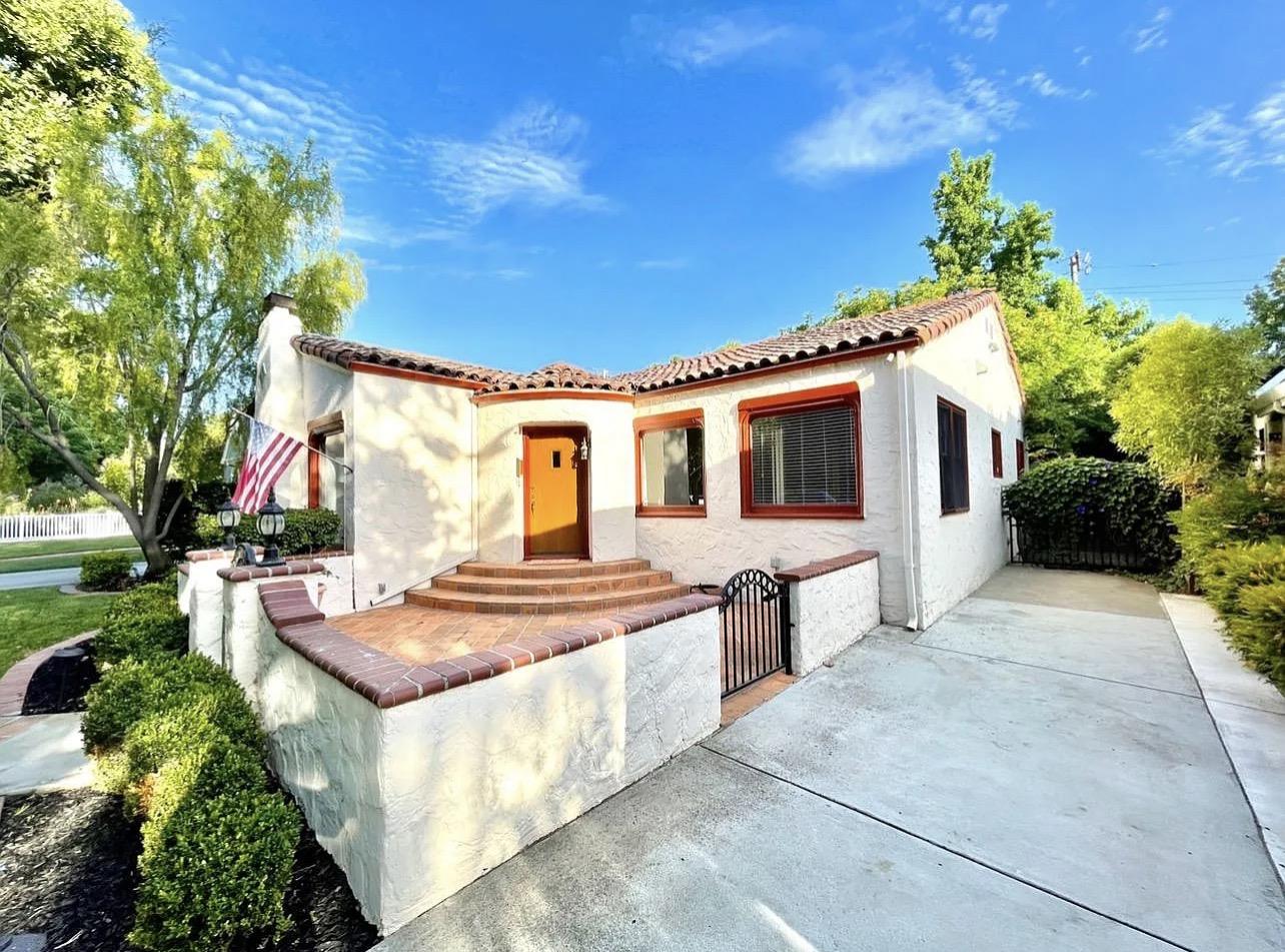 Detail Gallery Image 3 of 40 For 1127 Clark Way, San Jose,  CA 95125 - 3 Beds | 1/1 Baths