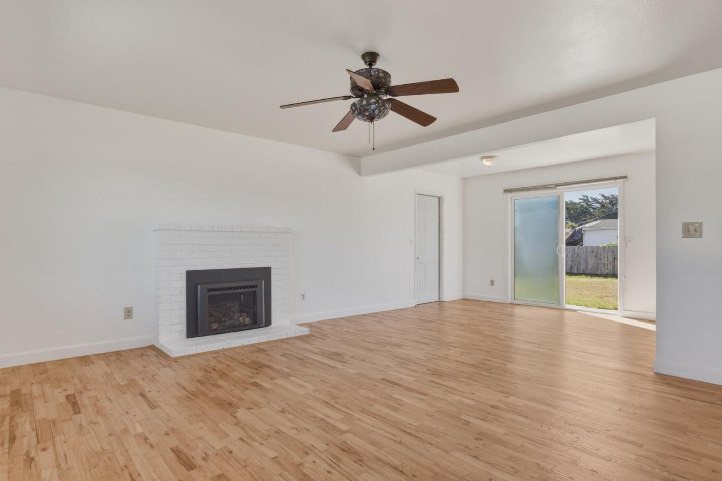 Detail Gallery Image 10 of 24 For 1048 Hamilton Ave, Seaside,  CA 93955 - 3 Beds | 1 Baths