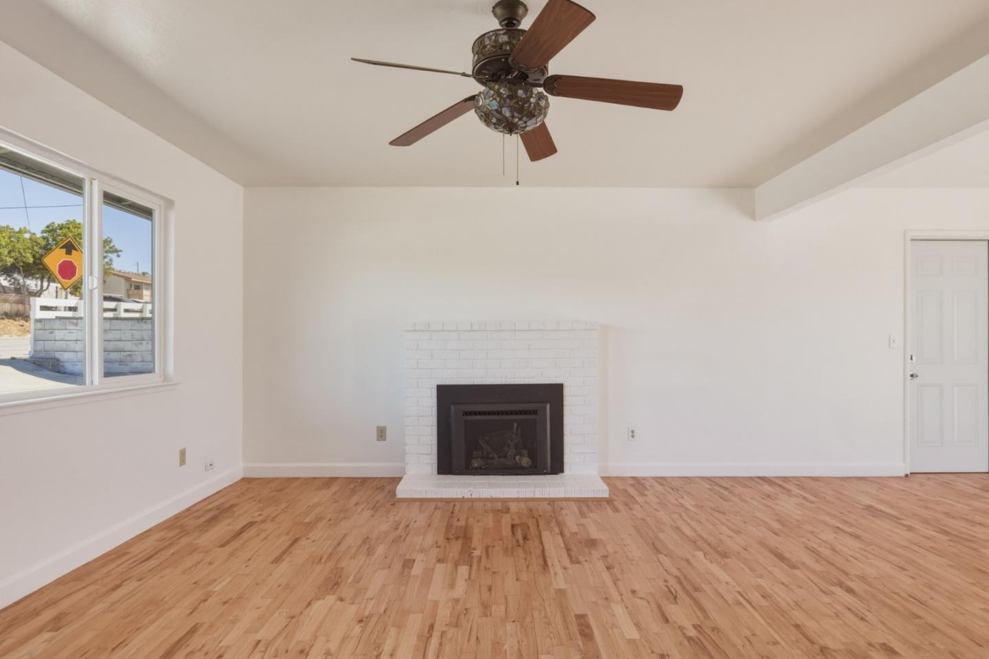 Detail Gallery Image 11 of 24 For 1048 Hamilton Ave, Seaside,  CA 93955 - 3 Beds | 1 Baths