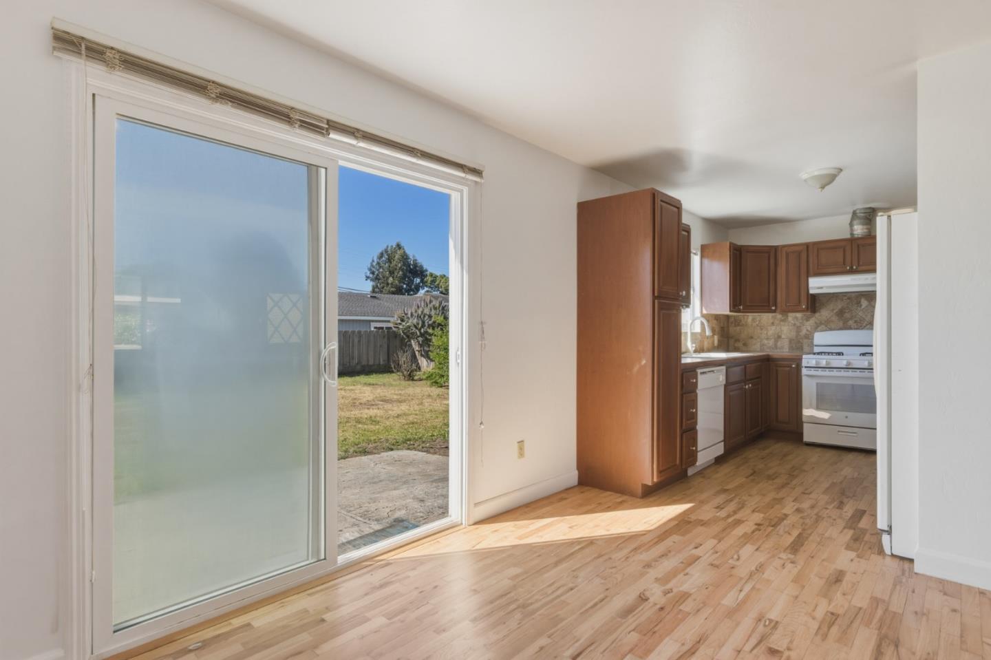 Detail Gallery Image 13 of 24 For 1048 Hamilton Ave, Seaside,  CA 93955 - 3 Beds | 1 Baths