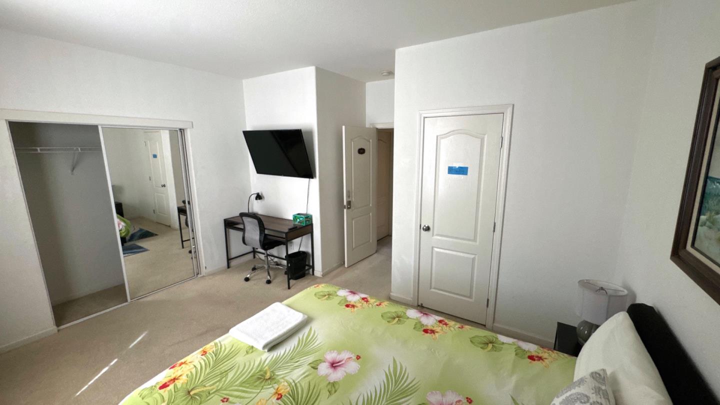 Detail Gallery Image 16 of 37 For 8649 Red Clover Way, Elk Grove,  CA 95624 - 7 Beds | 4 Baths