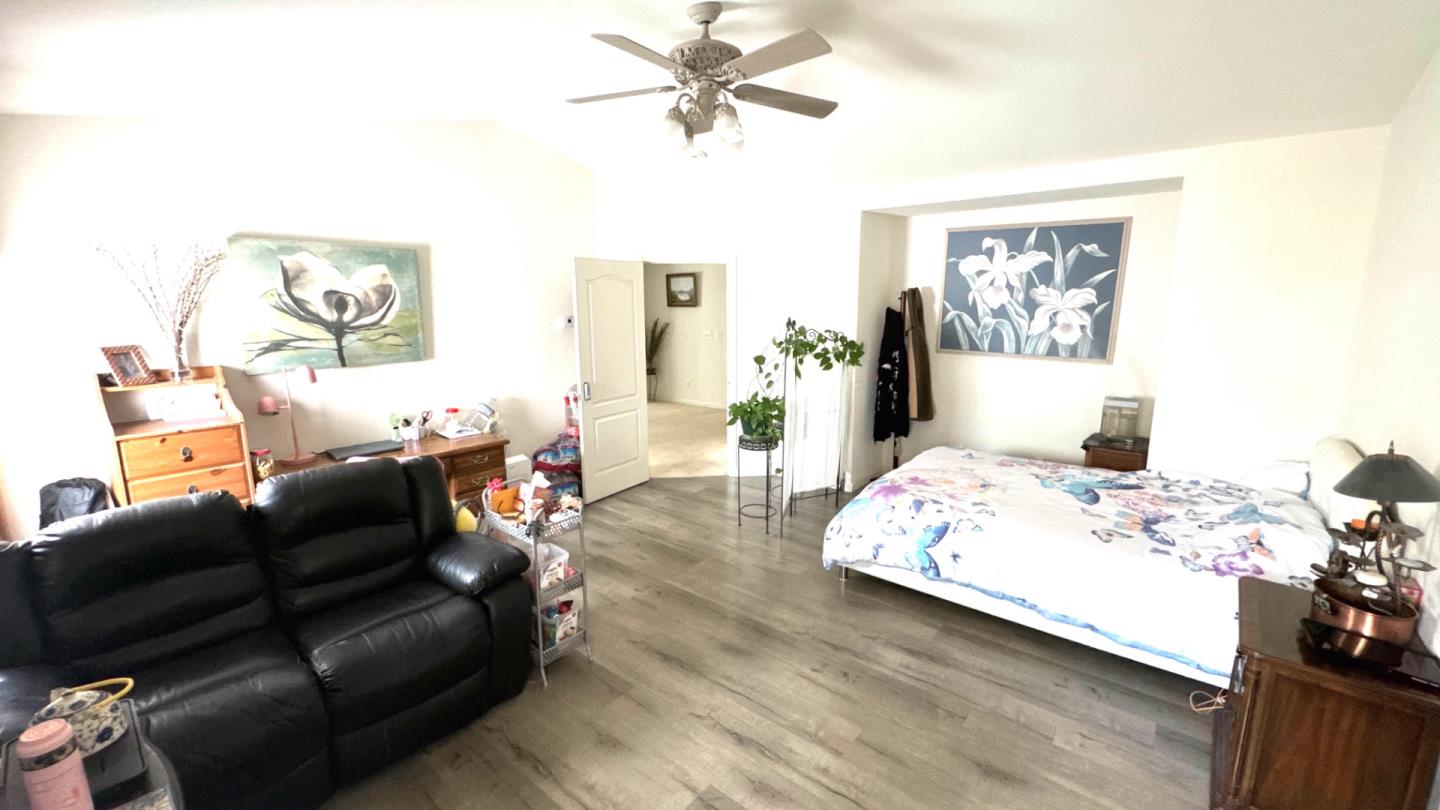 Detail Gallery Image 19 of 37 For 8649 Red Clover Way, Elk Grove,  CA 95624 - 7 Beds | 4 Baths