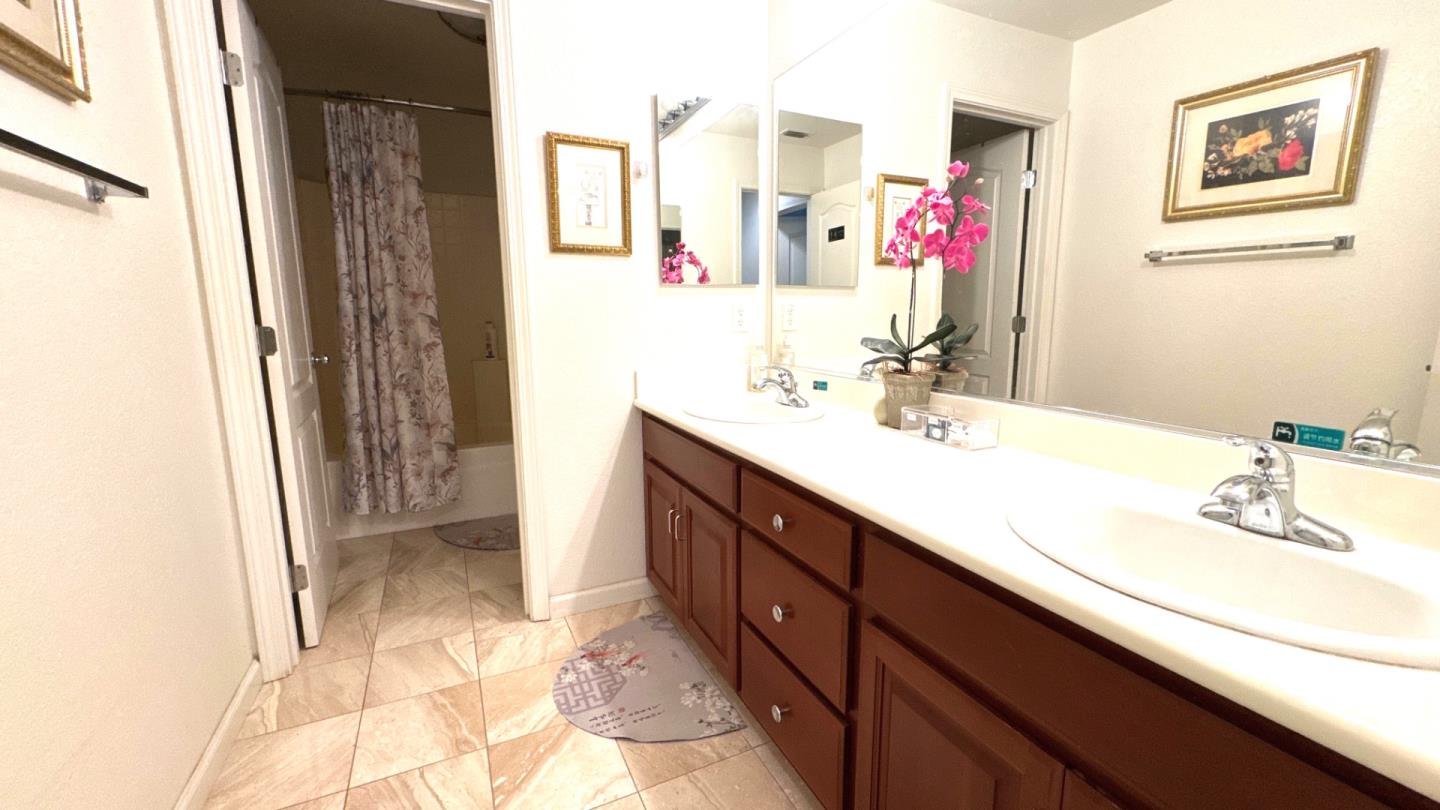 Detail Gallery Image 27 of 37 For 8649 Red Clover Way, Elk Grove,  CA 95624 - 7 Beds | 4 Baths