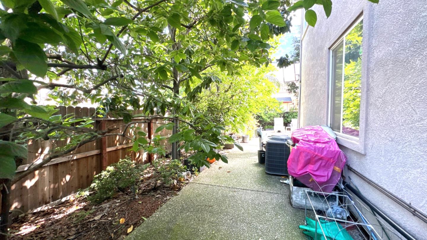 Detail Gallery Image 37 of 37 For 8649 Red Clover Way, Elk Grove,  CA 95624 - 7 Beds | 4 Baths