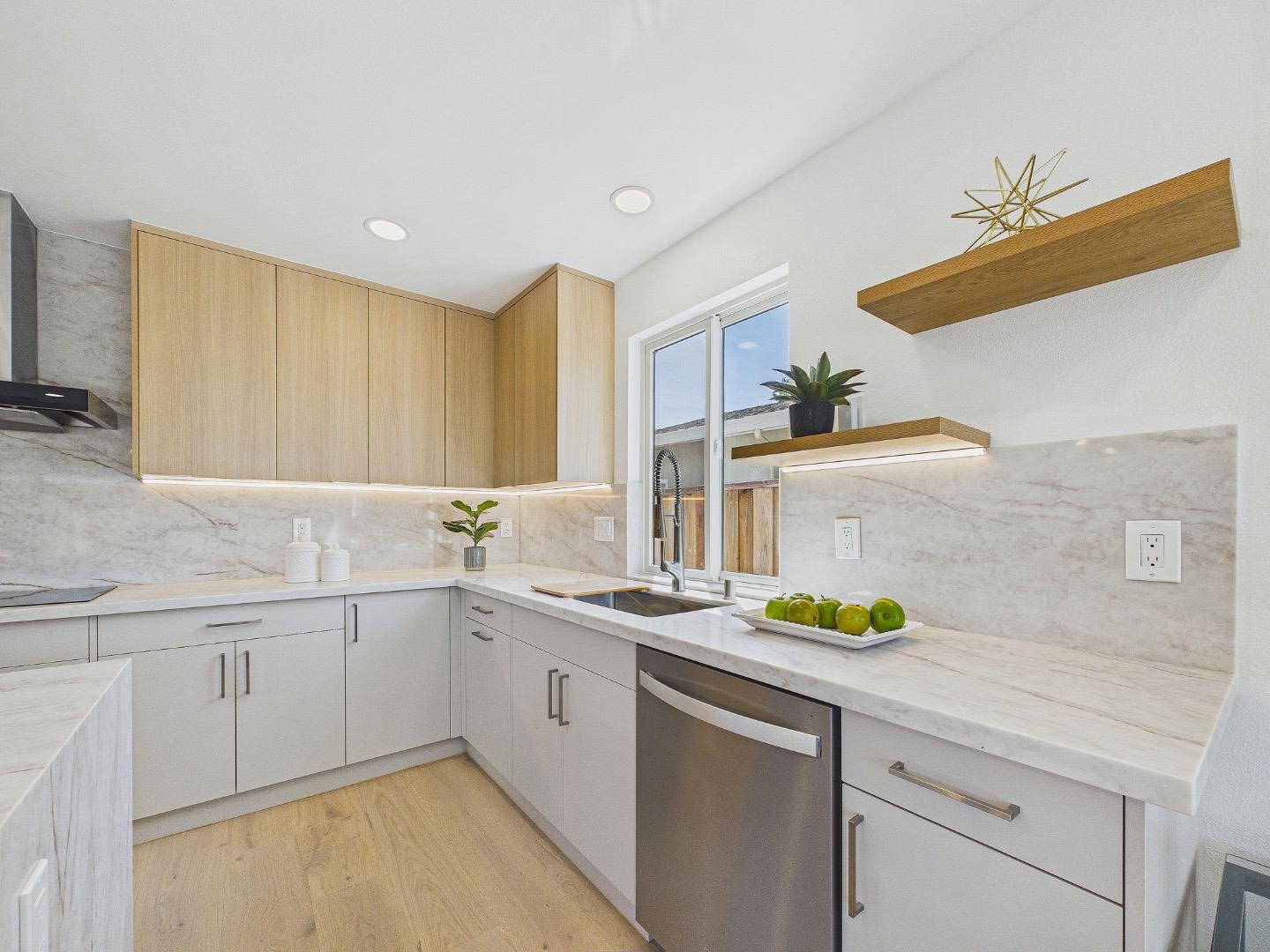 Detail Gallery Image 10 of 32 For 1825 Charmeran Ave, San Jose,  CA 95124 - 4 Beds | 4 Baths