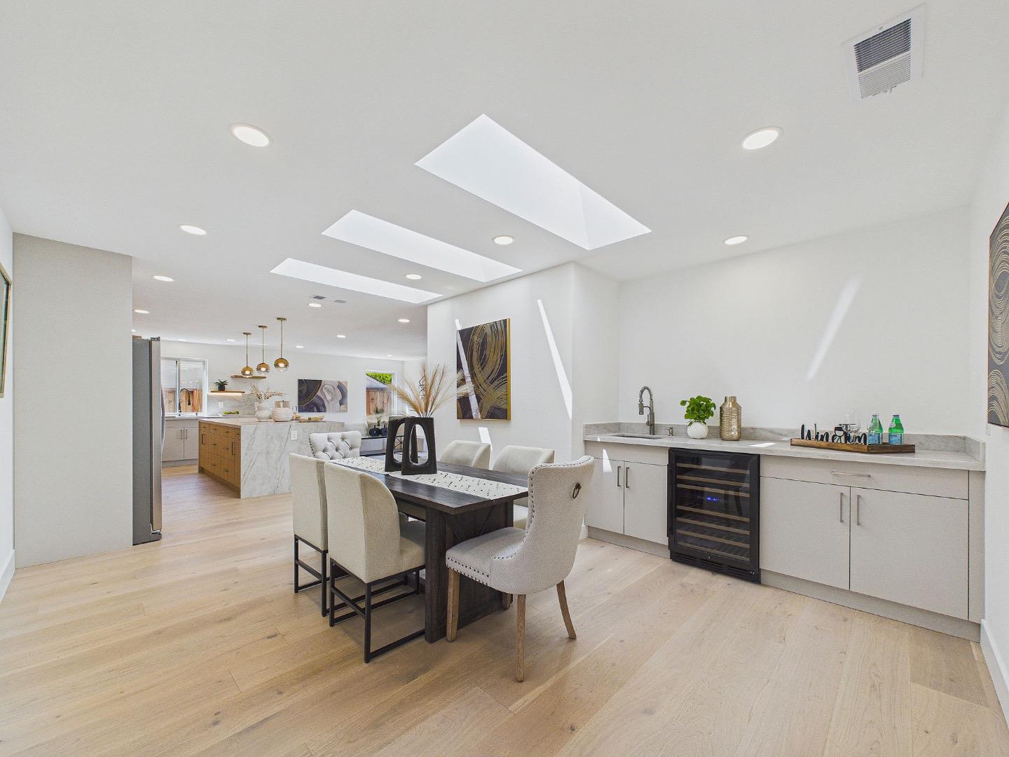 Detail Gallery Image 6 of 32 For 1825 Charmeran Ave, San Jose,  CA 95124 - 4 Beds | 4 Baths