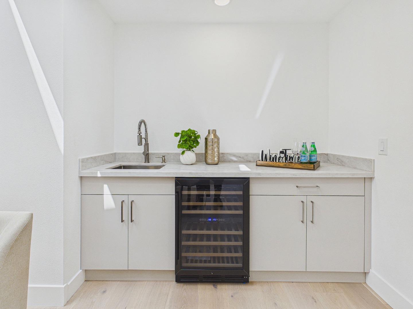 Detail Gallery Image 8 of 32 For 1825 Charmeran Ave, San Jose,  CA 95124 - 4 Beds | 4 Baths