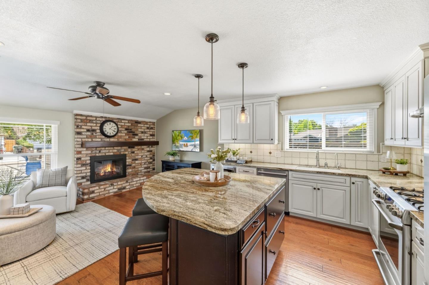 Detail Gallery Image 11 of 37 For 711 Chatsworth Pl, San Jose,  CA 95128 - 4 Beds | 2 Baths