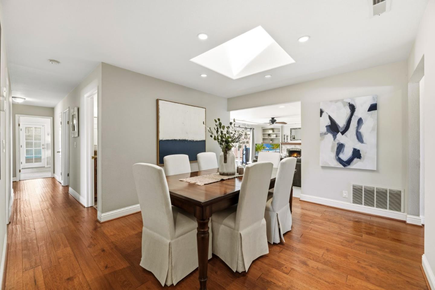 Detail Gallery Image 14 of 37 For 711 Chatsworth Pl, San Jose,  CA 95128 - 4 Beds | 2 Baths