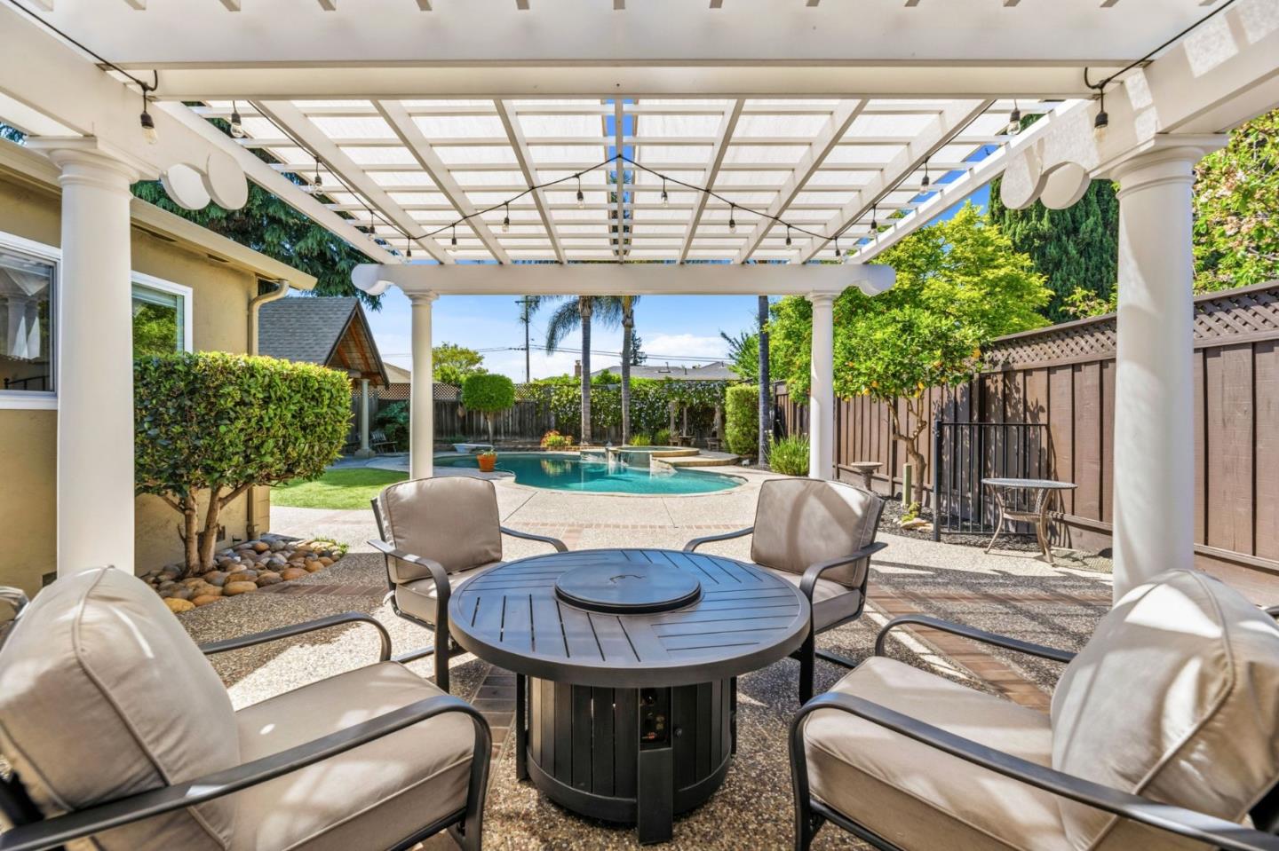 Detail Gallery Image 29 of 37 For 711 Chatsworth Pl, San Jose,  CA 95128 - 4 Beds | 2 Baths