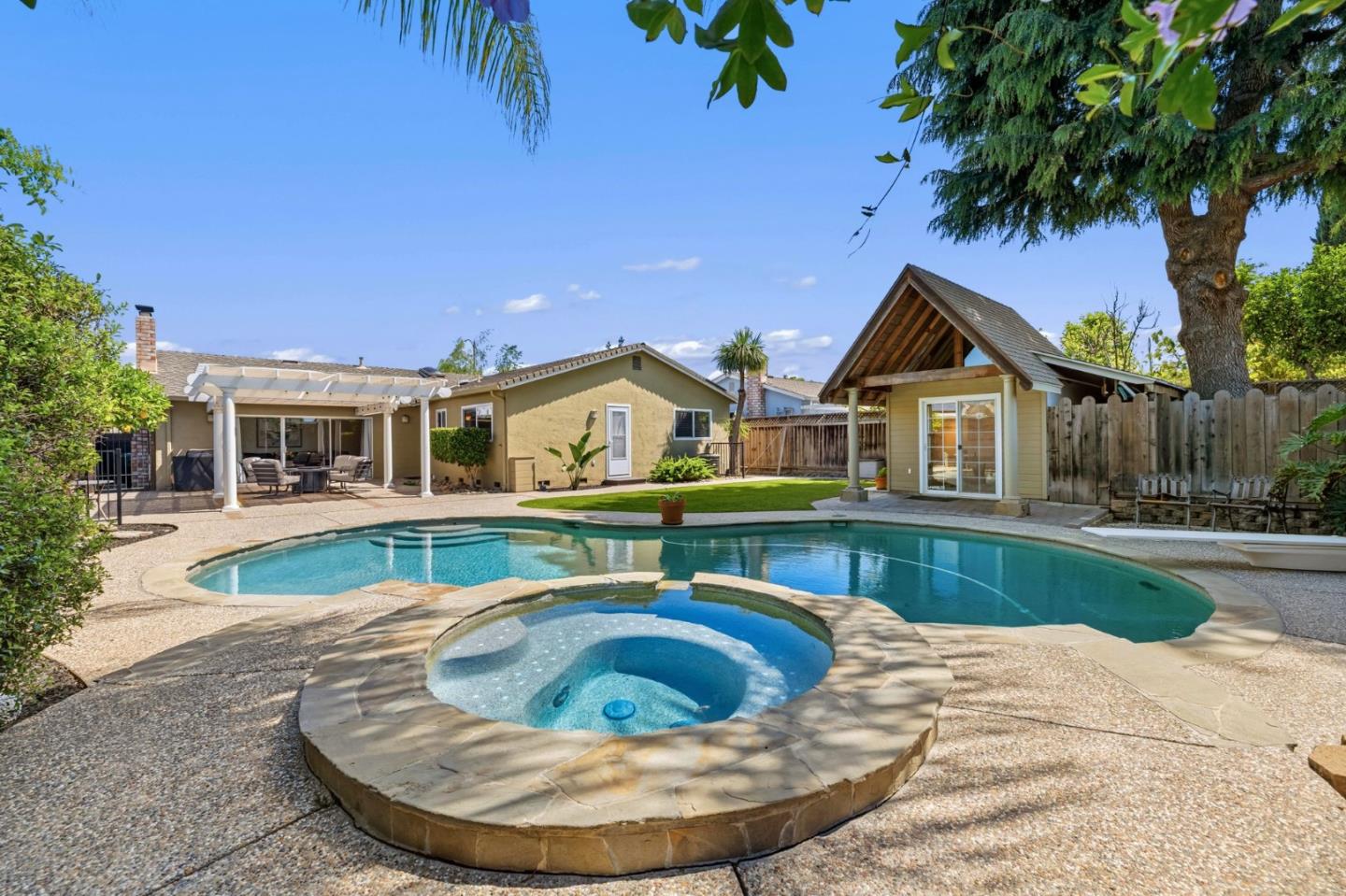 Detail Gallery Image 31 of 37 For 711 Chatsworth Pl, San Jose,  CA 95128 - 4 Beds | 2 Baths