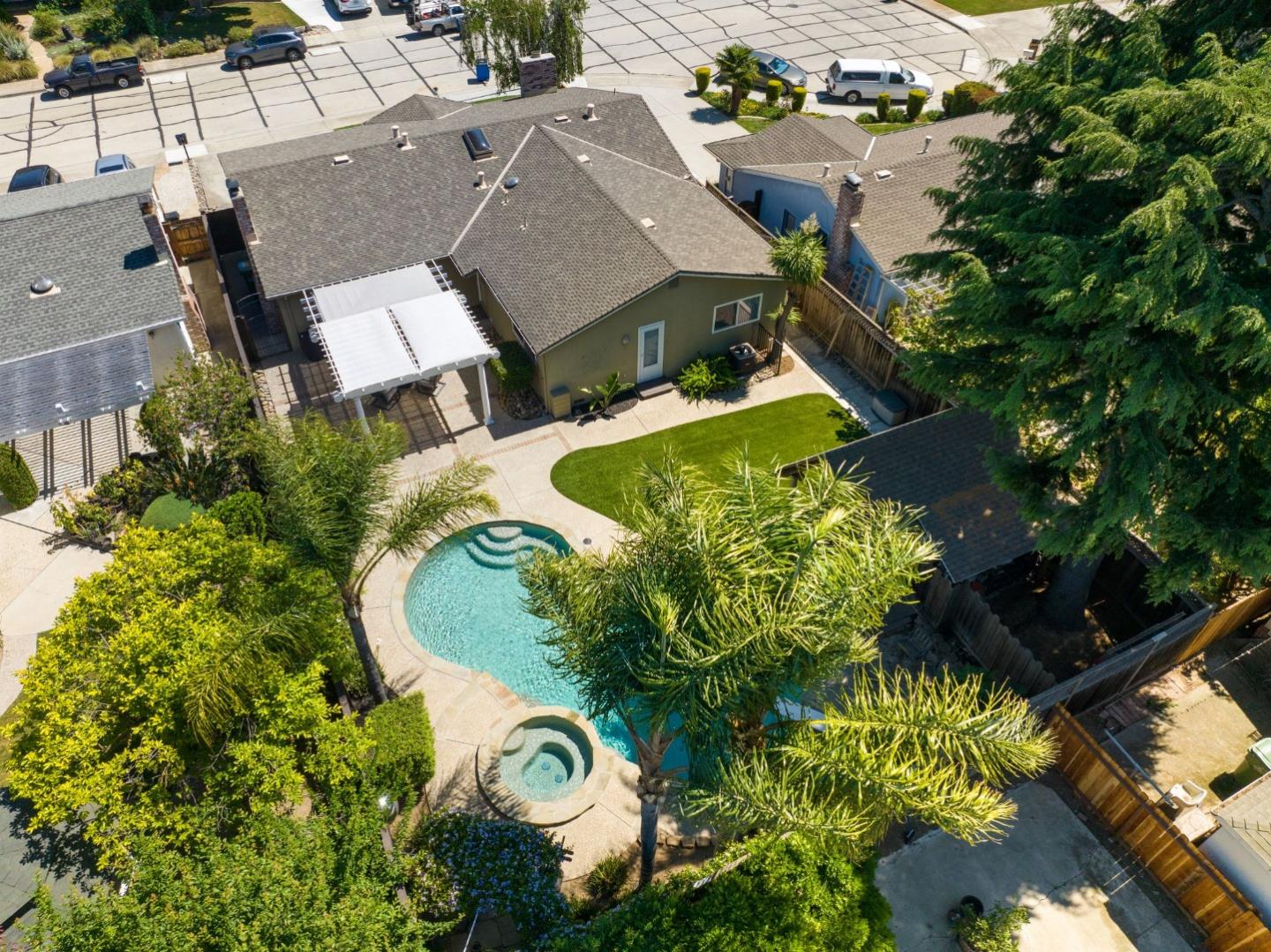 Detail Gallery Image 34 of 37 For 711 Chatsworth Pl, San Jose,  CA 95128 - 4 Beds | 2 Baths