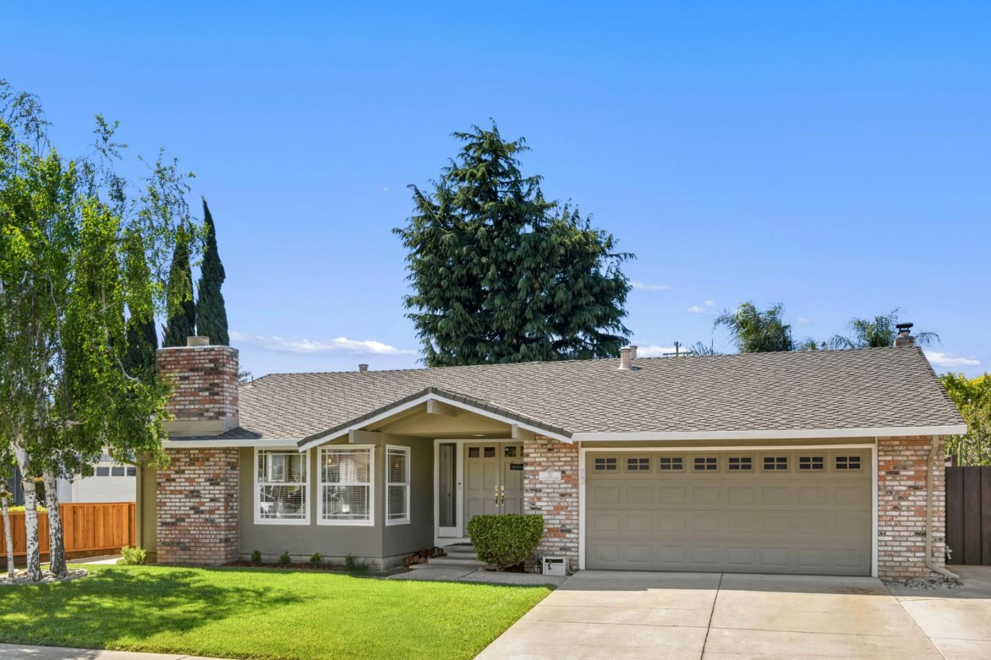 Detail Gallery Image 4 of 37 For 711 Chatsworth Pl, San Jose,  CA 95128 - 4 Beds | 2 Baths