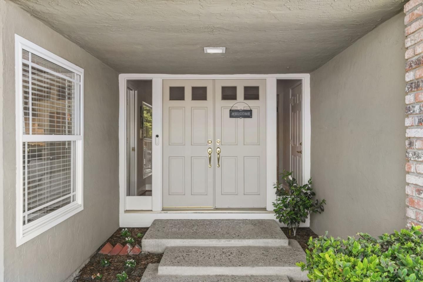 Detail Gallery Image 5 of 37 For 711 Chatsworth Pl, San Jose,  CA 95128 - 4 Beds | 2 Baths