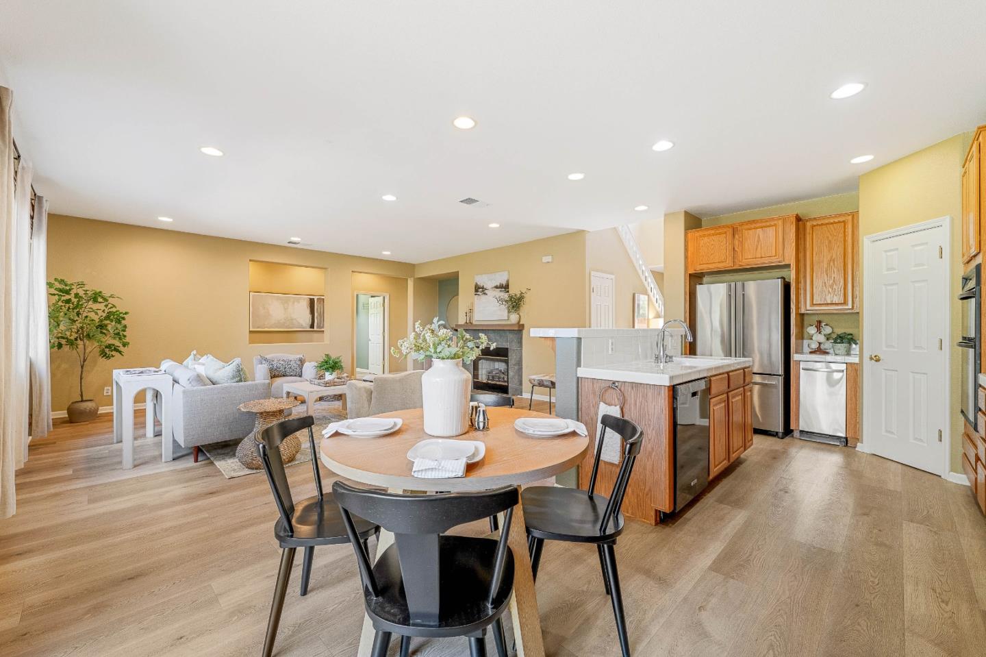 Detail Gallery Image 13 of 40 For 4460 Peninsula Point Dr, Seaside,  CA 93955 - 4 Beds | 2/1 Baths