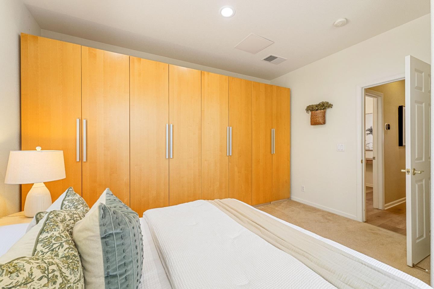 Detail Gallery Image 17 of 40 For 4460 Peninsula Point Dr, Seaside,  CA 93955 - 4 Beds | 2/1 Baths