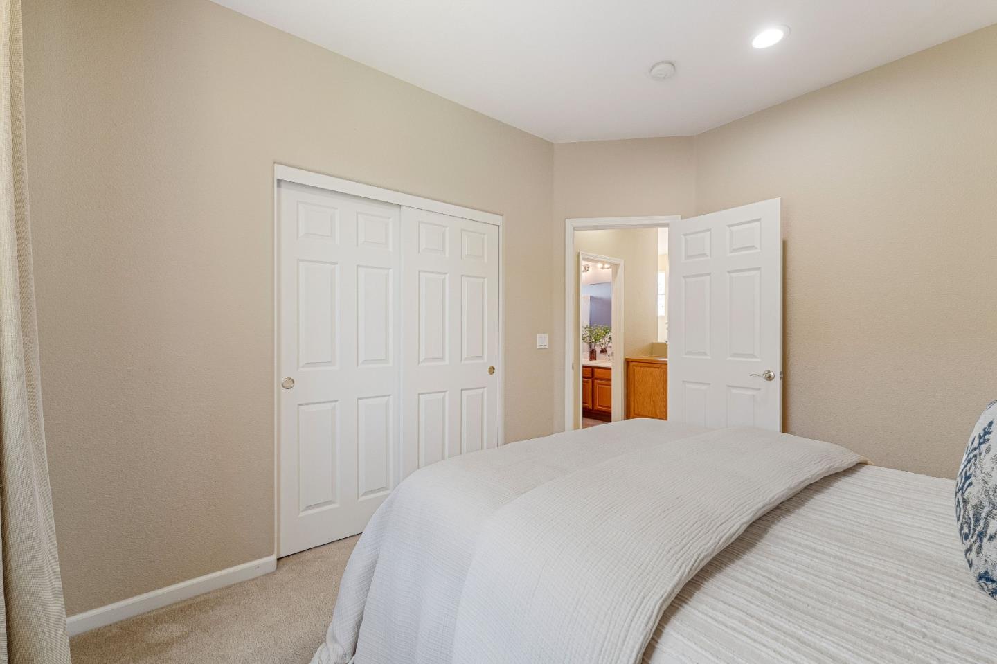 Detail Gallery Image 22 of 40 For 4460 Peninsula Point Dr, Seaside,  CA 93955 - 4 Beds | 2/1 Baths