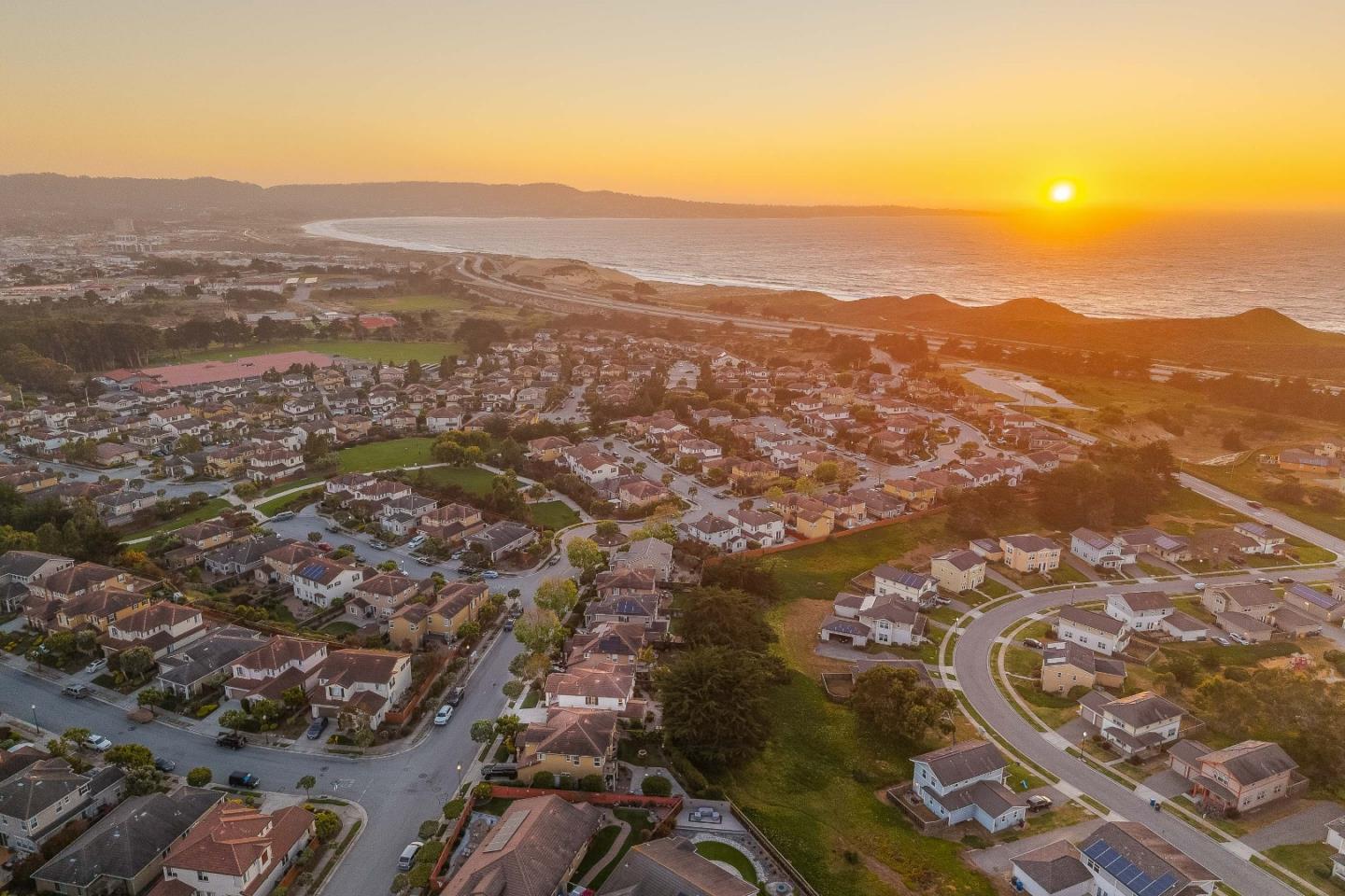 Detail Gallery Image 40 of 40 For 4460 Peninsula Point Dr, Seaside,  CA 93955 - 4 Beds | 2/1 Baths