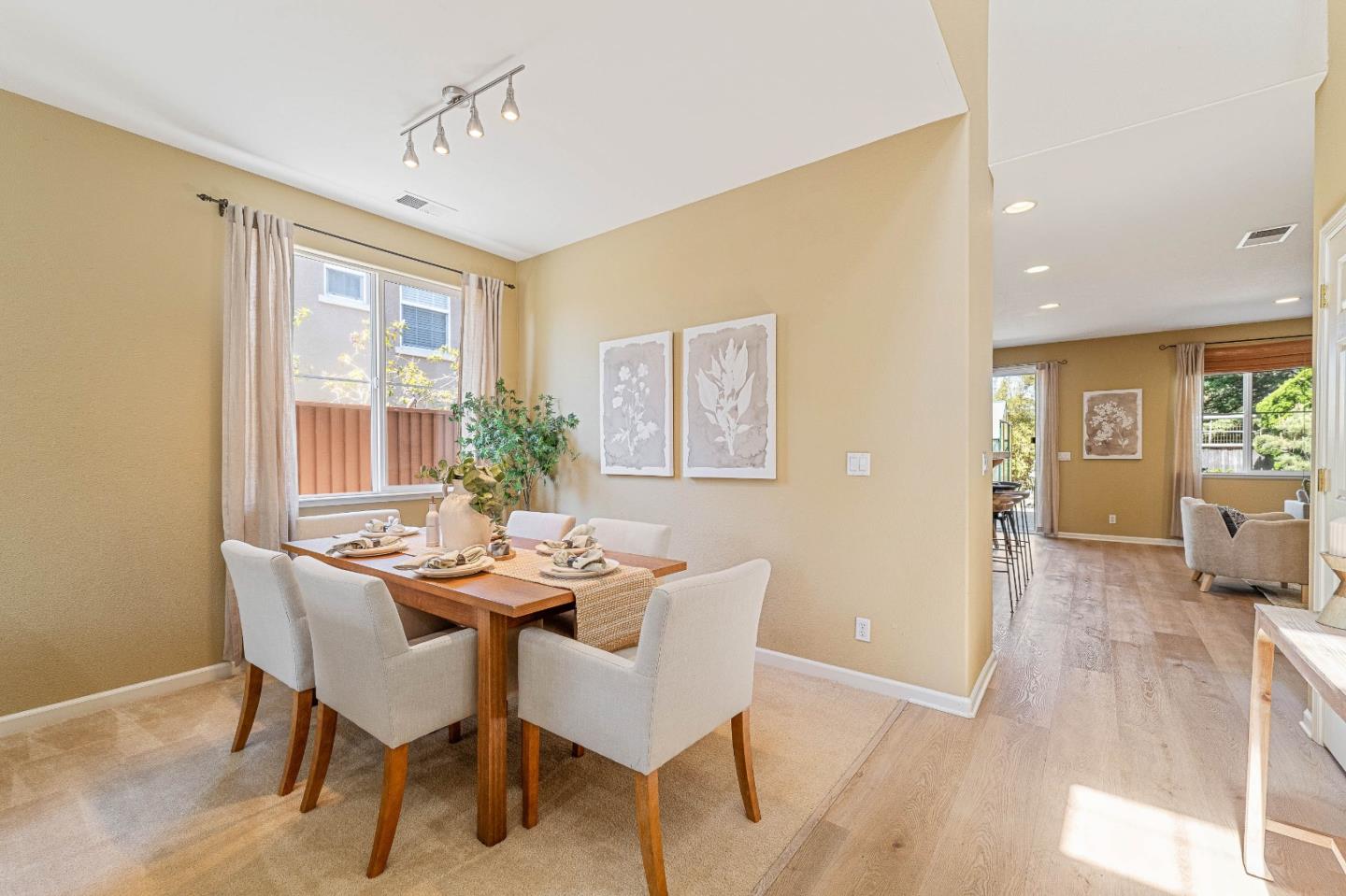 Detail Gallery Image 9 of 40 For 4460 Peninsula Point Dr, Seaside,  CA 93955 - 4 Beds | 2/1 Baths