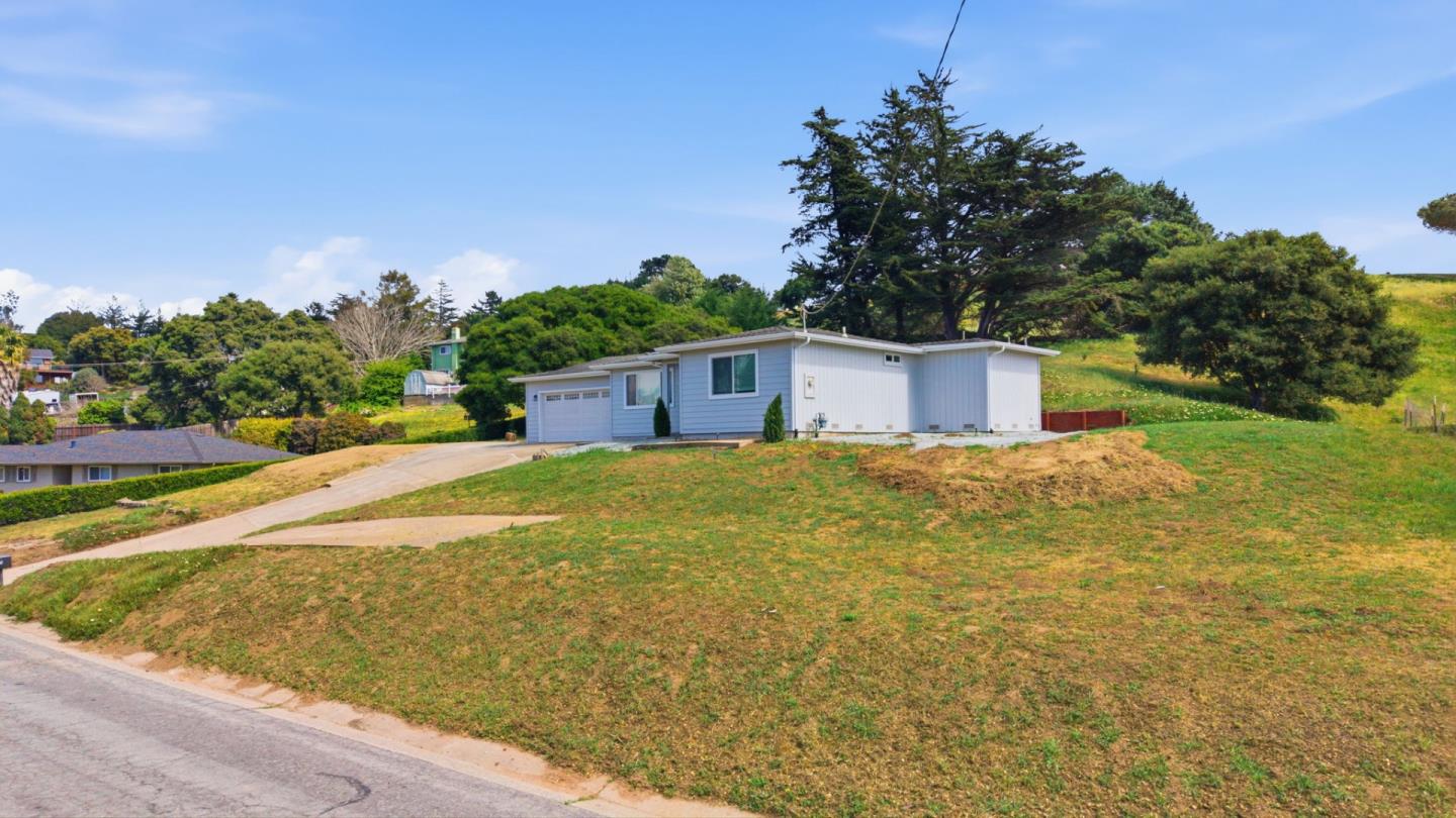 Detail Gallery Image 4 of 35 For 10867 Assisi Way, Salinas,  CA 93907 - 2 Beds | 2 Baths