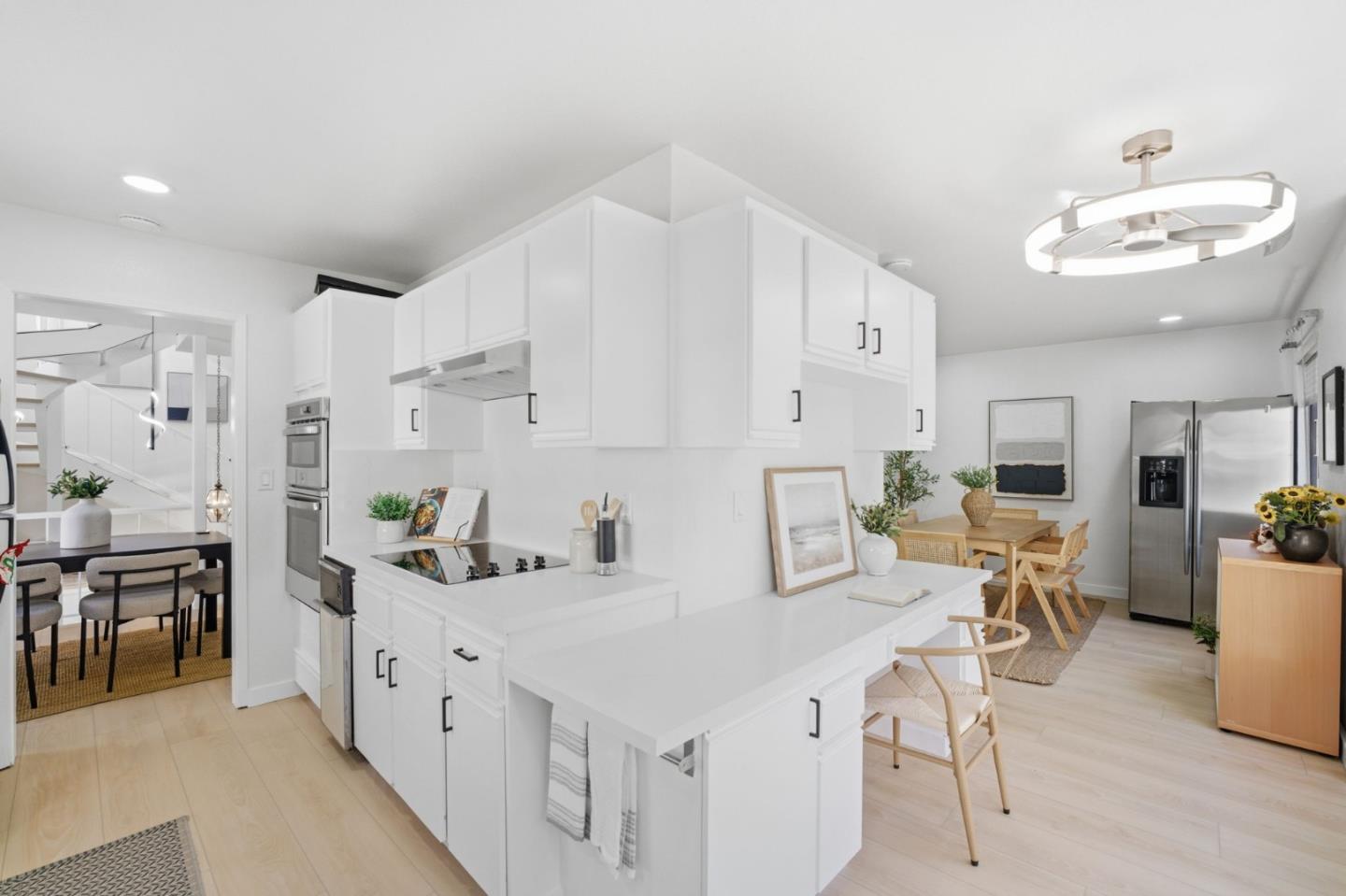 Detail Gallery Image 10 of 38 For 2411 Carlmont Dr #110,  Belmont,  CA 94002 - 3 Beds | 2/1 Baths