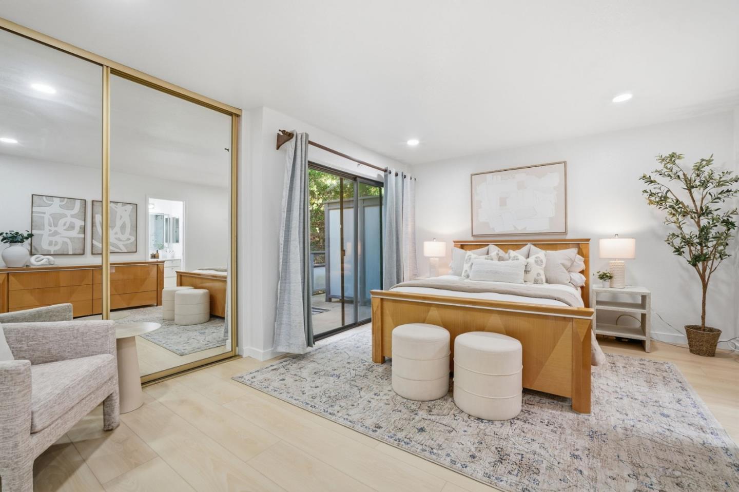 Detail Gallery Image 19 of 38 For 2411 Carlmont Dr #110,  Belmont,  CA 94002 - 3 Beds | 2/1 Baths