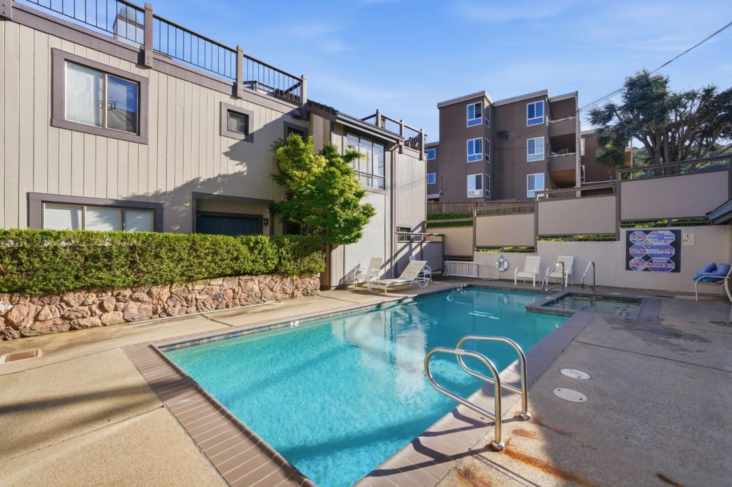 Detail Gallery Image 34 of 38 For 2411 Carlmont Dr #110,  Belmont,  CA 94002 - 3 Beds | 2/1 Baths
