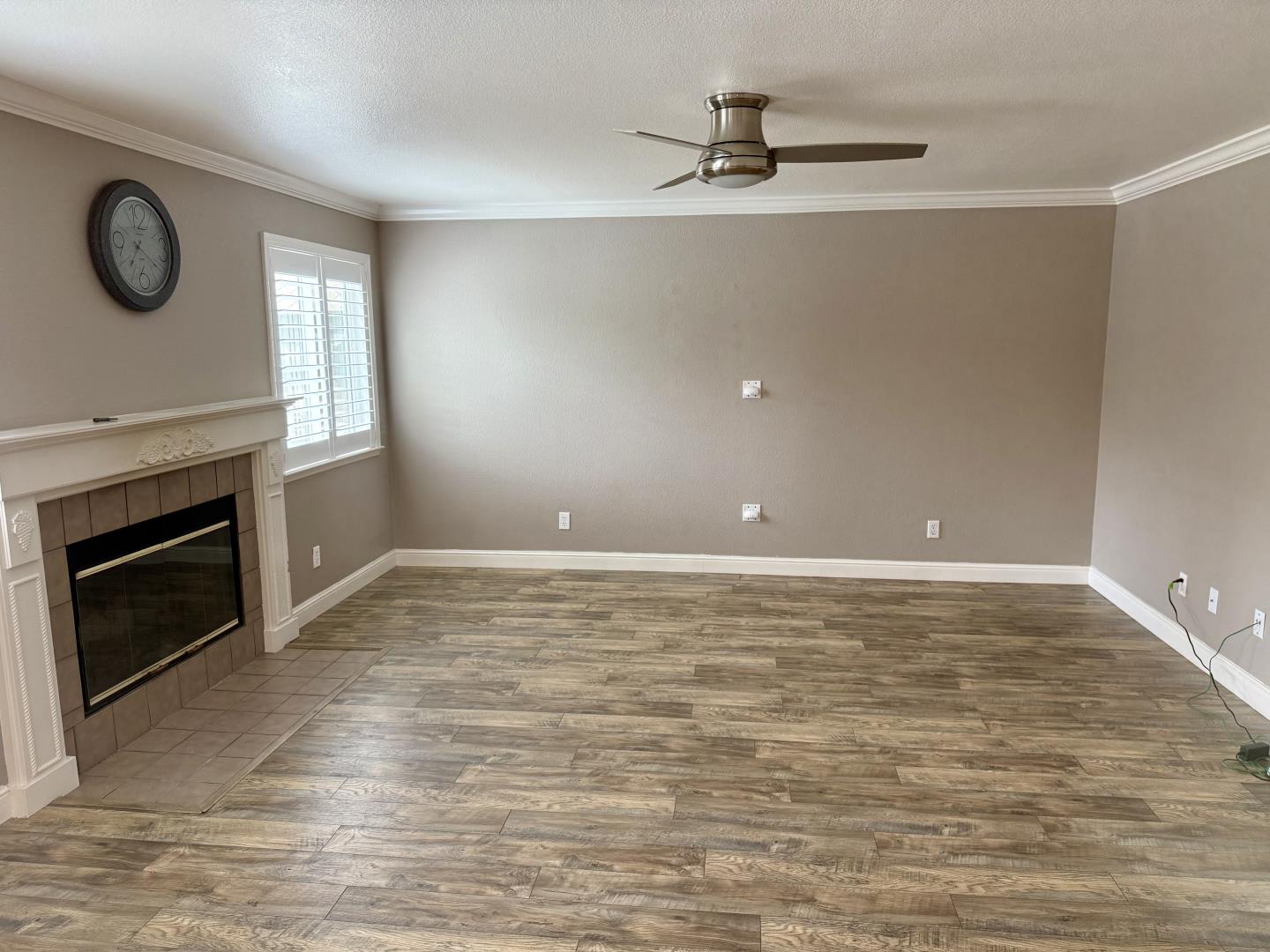 Detail Gallery Image 11 of 33 For 1701 Hemlock Ct, Hollister,  CA 95023 - 4 Beds | 2/1 Baths