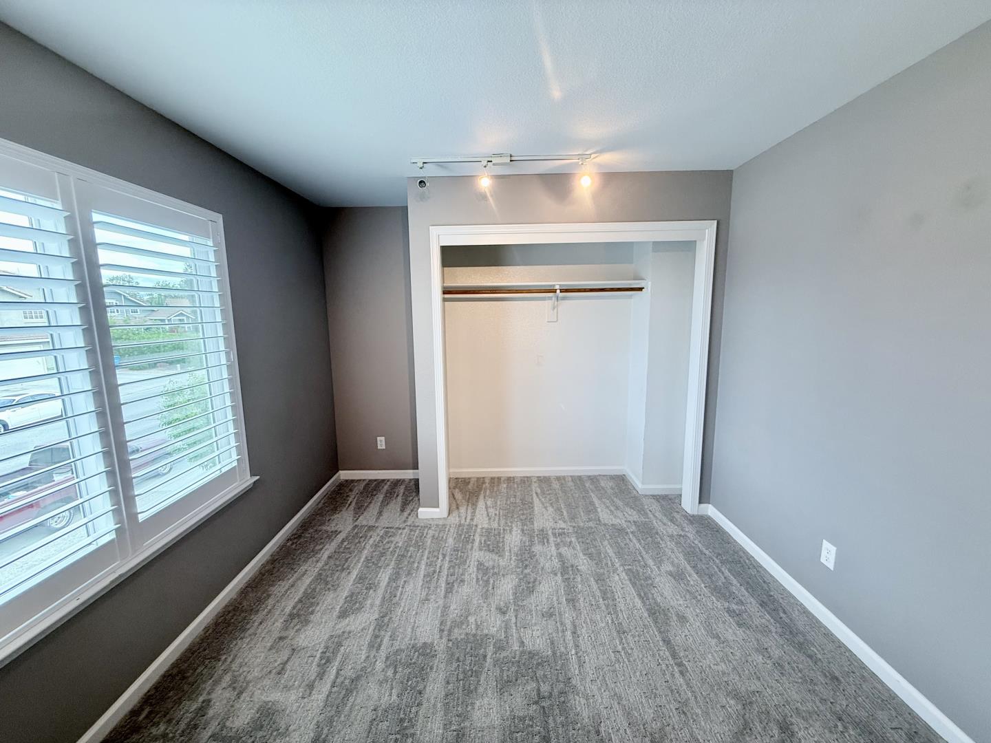 Detail Gallery Image 12 of 33 For 1701 Hemlock Ct, Hollister,  CA 95023 - 4 Beds | 2/1 Baths