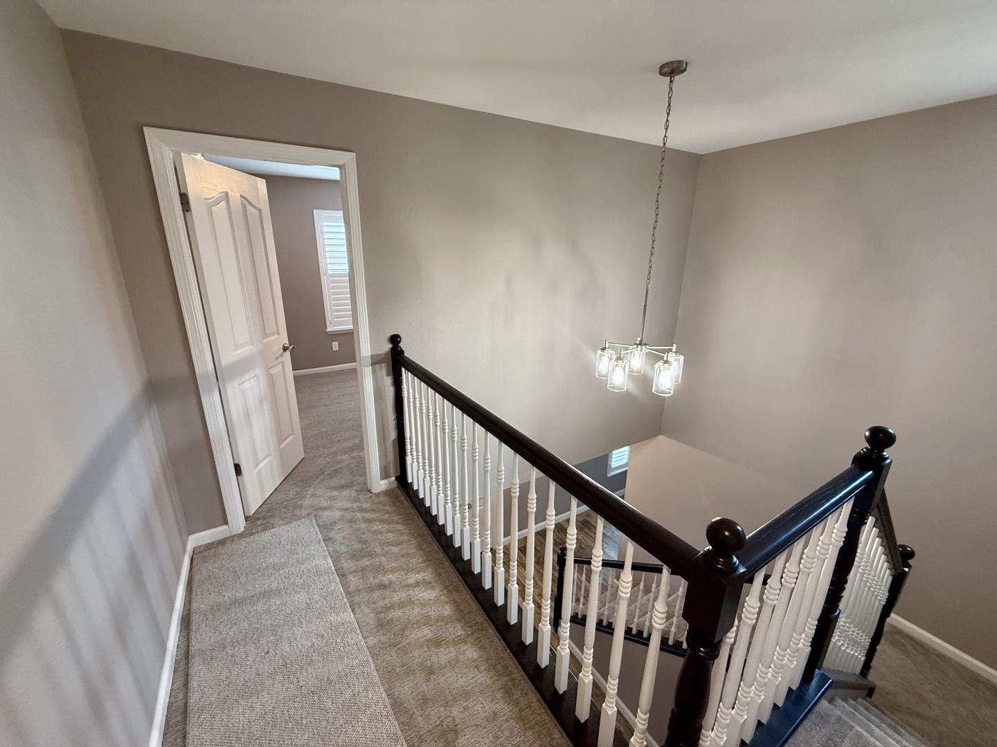 Detail Gallery Image 14 of 33 For 1701 Hemlock Ct, Hollister,  CA 95023 - 4 Beds | 2/1 Baths