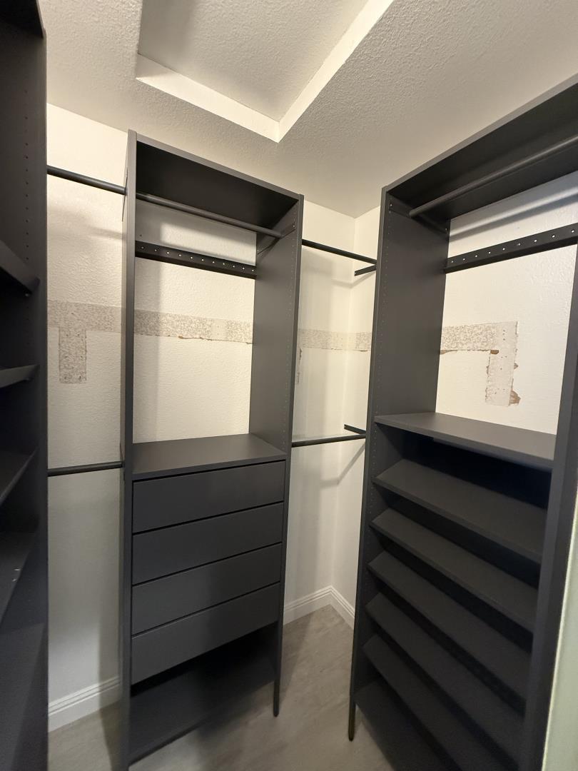 Detail Gallery Image 18 of 33 For 1701 Hemlock Ct, Hollister,  CA 95023 - 4 Beds | 2/1 Baths