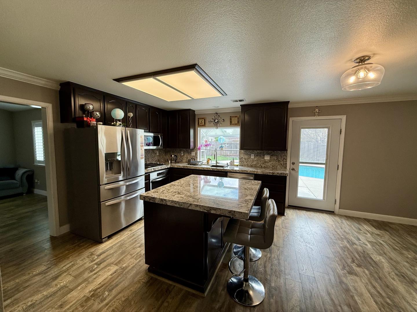Detail Gallery Image 21 of 33 For 1701 Hemlock Ct, Hollister,  CA 95023 - 4 Beds | 2/1 Baths