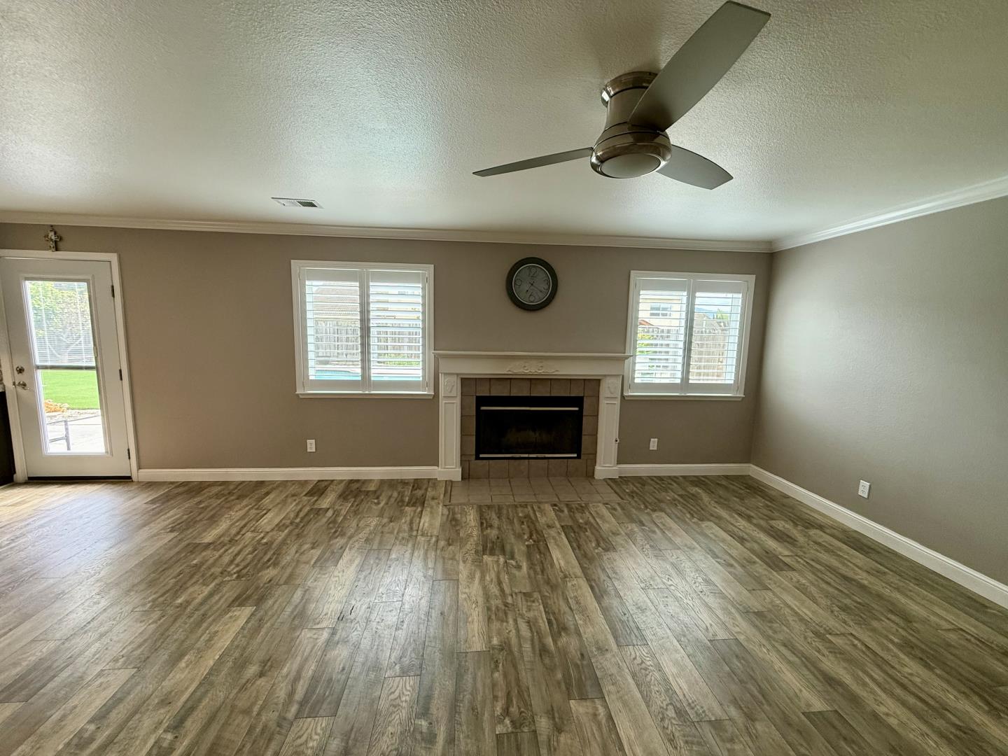 Detail Gallery Image 25 of 33 For 1701 Hemlock Ct, Hollister,  CA 95023 - 4 Beds | 2/1 Baths