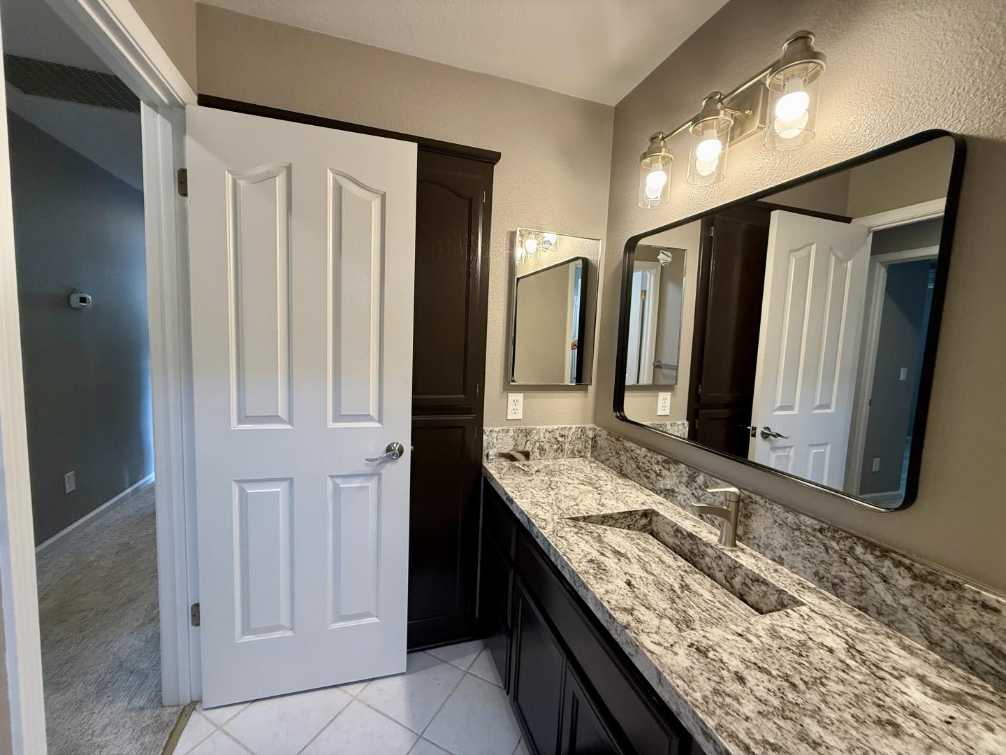 Detail Gallery Image 26 of 33 For 1701 Hemlock Ct, Hollister,  CA 95023 - 4 Beds | 2/1 Baths
