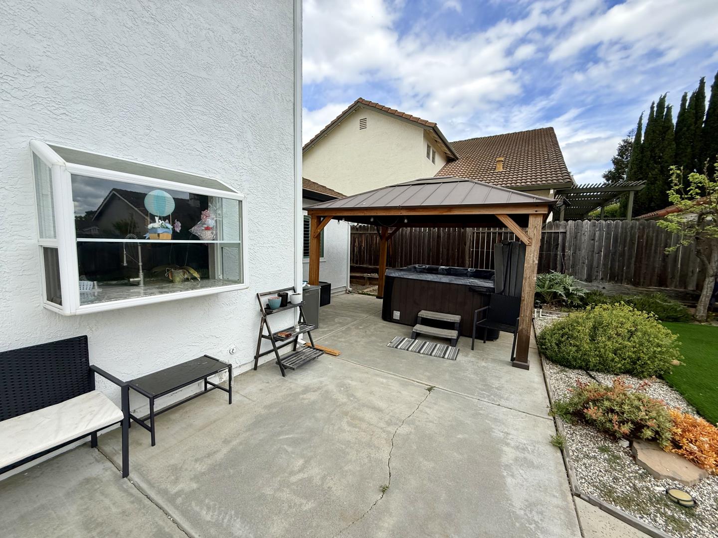 Detail Gallery Image 29 of 33 For 1701 Hemlock Ct, Hollister,  CA 95023 - 4 Beds | 2/1 Baths