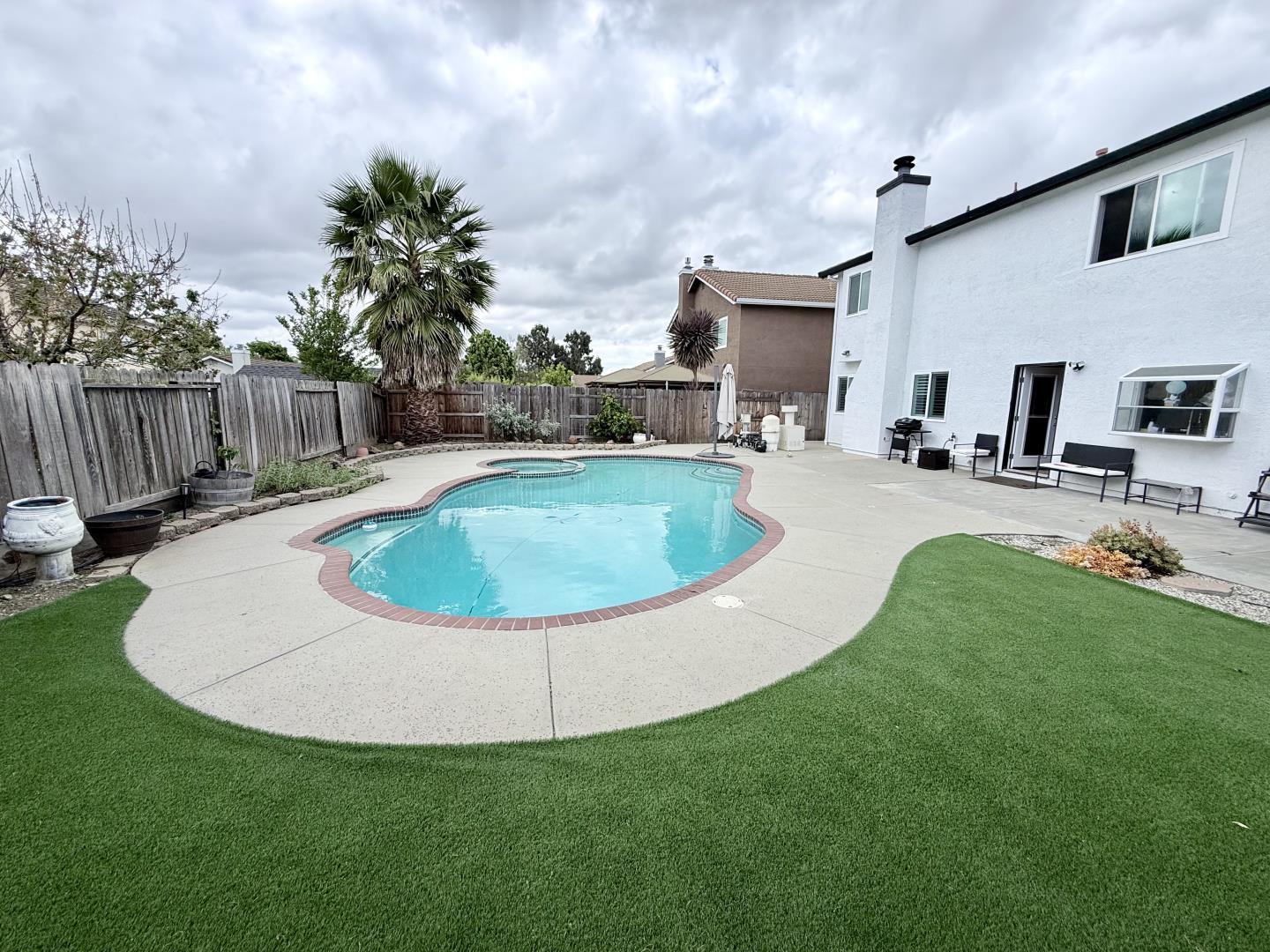 Detail Gallery Image 32 of 33 For 1701 Hemlock Ct, Hollister,  CA 95023 - 4 Beds | 2/1 Baths