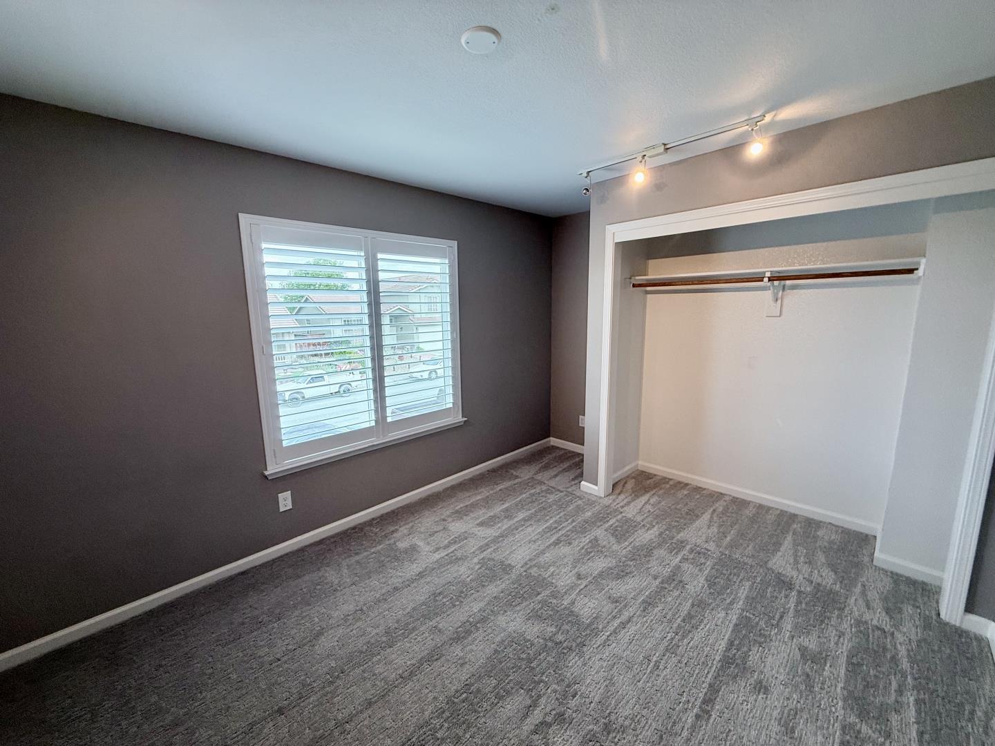 Detail Gallery Image 7 of 33 For 1701 Hemlock Ct, Hollister,  CA 95023 - 4 Beds | 2/1 Baths